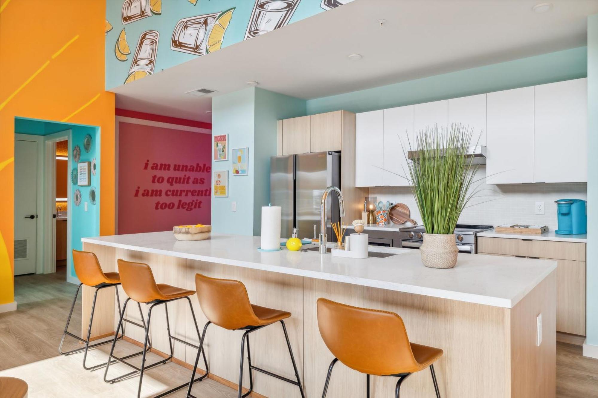 Apartment Walk To Broadway, Pool Access, Onsite Parking At Tequila Sunrise In Downtown