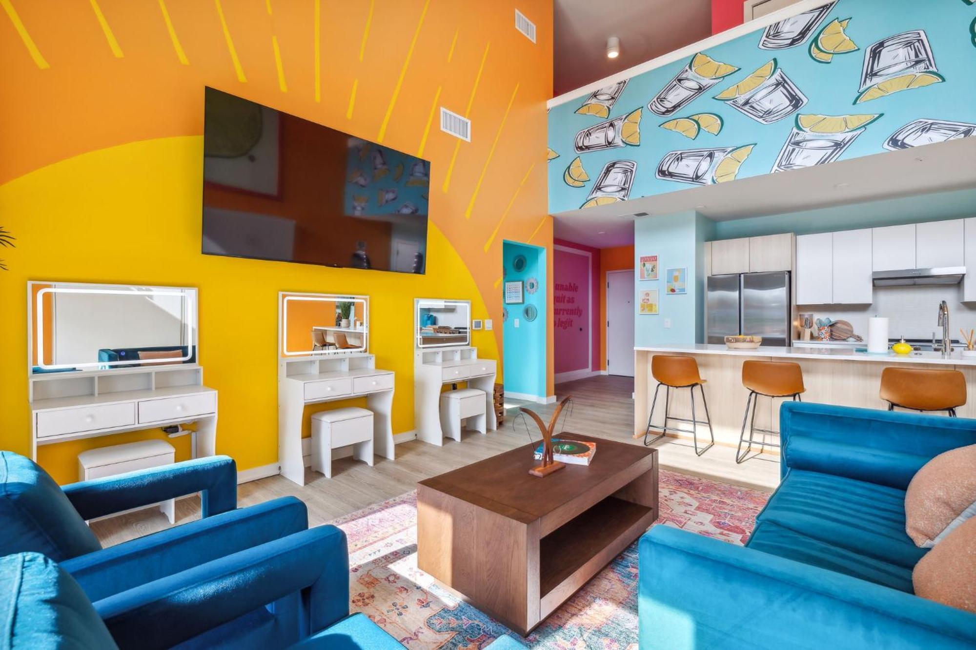 Apartment Walk To Broadway, Pool Access, Onsite Parking At Tequila Sunrise In Downtown *