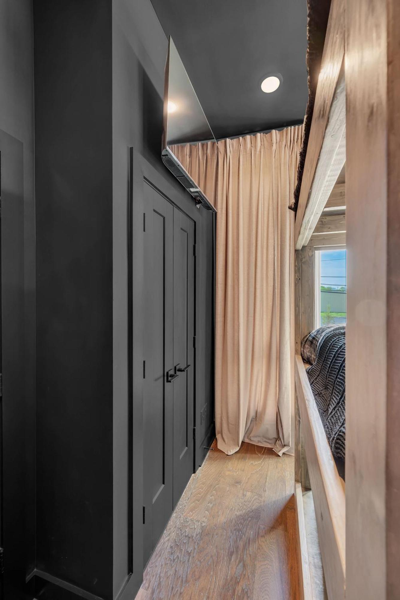 New Iconic Duo 2 Homes & Rooftop Vibes Holiday home Nashville