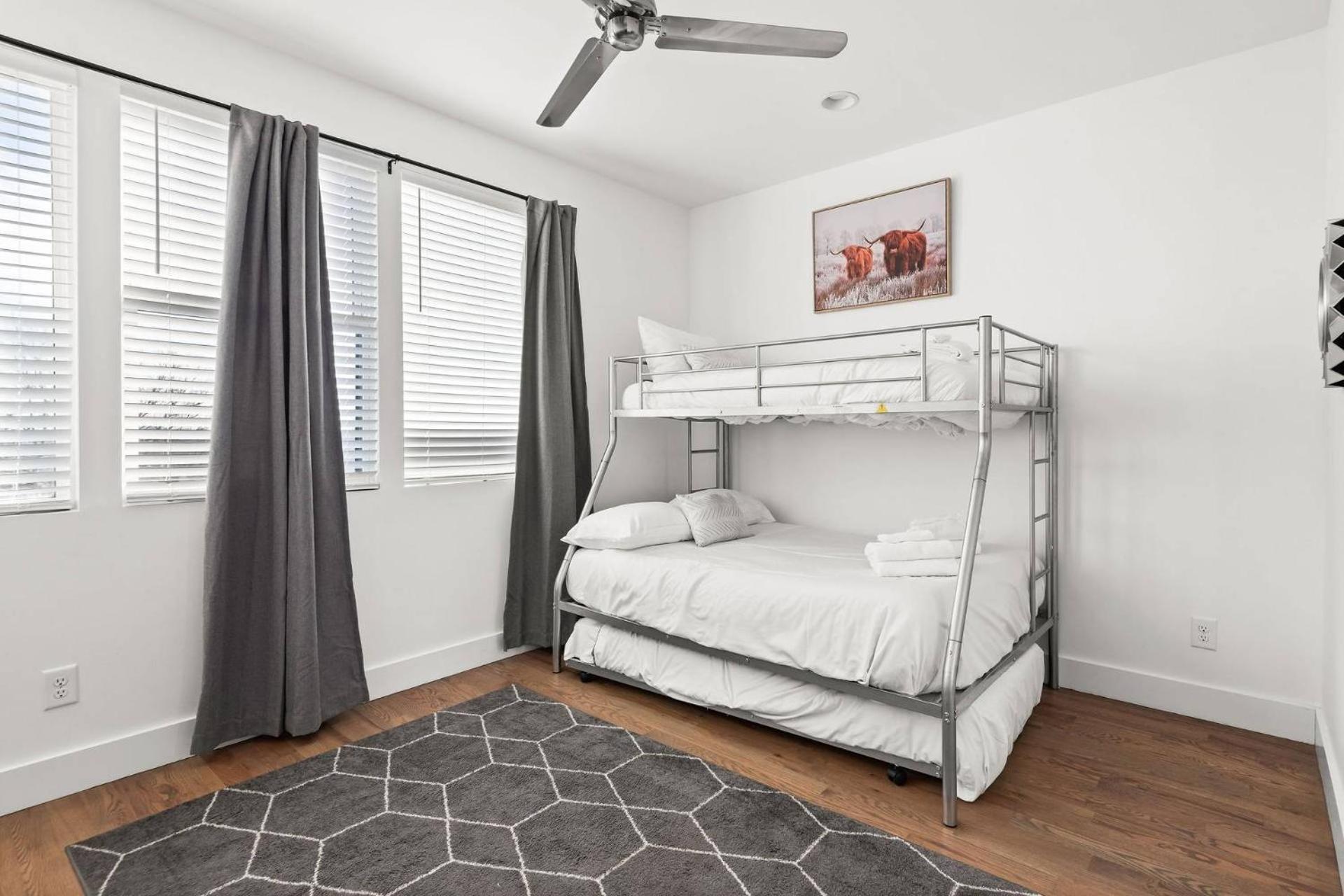 Elmhurst 113a Holiday home *