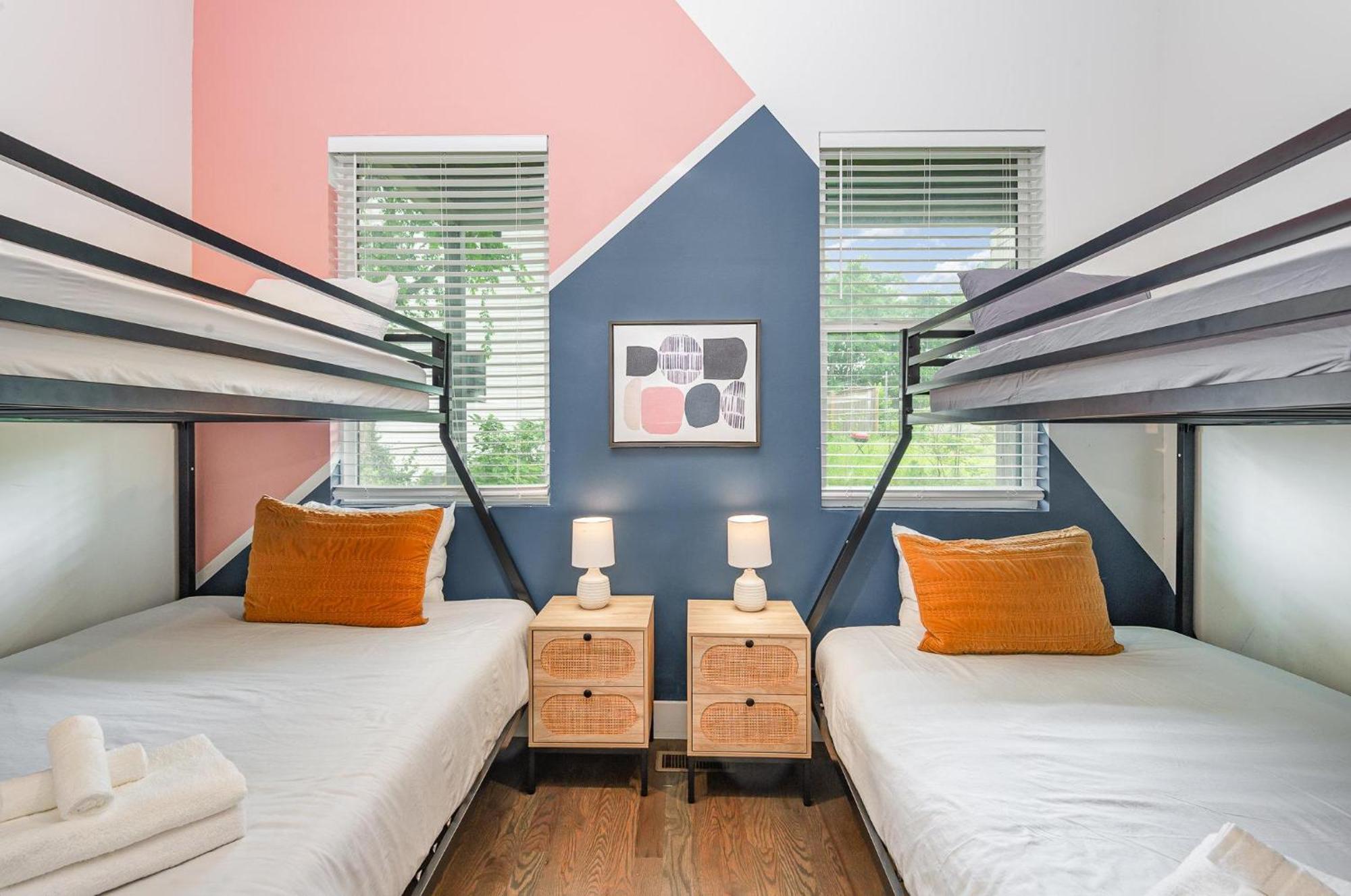 Holiday home Hurst House - 4 Stylish Homes - Mins To Germantown Nashville
