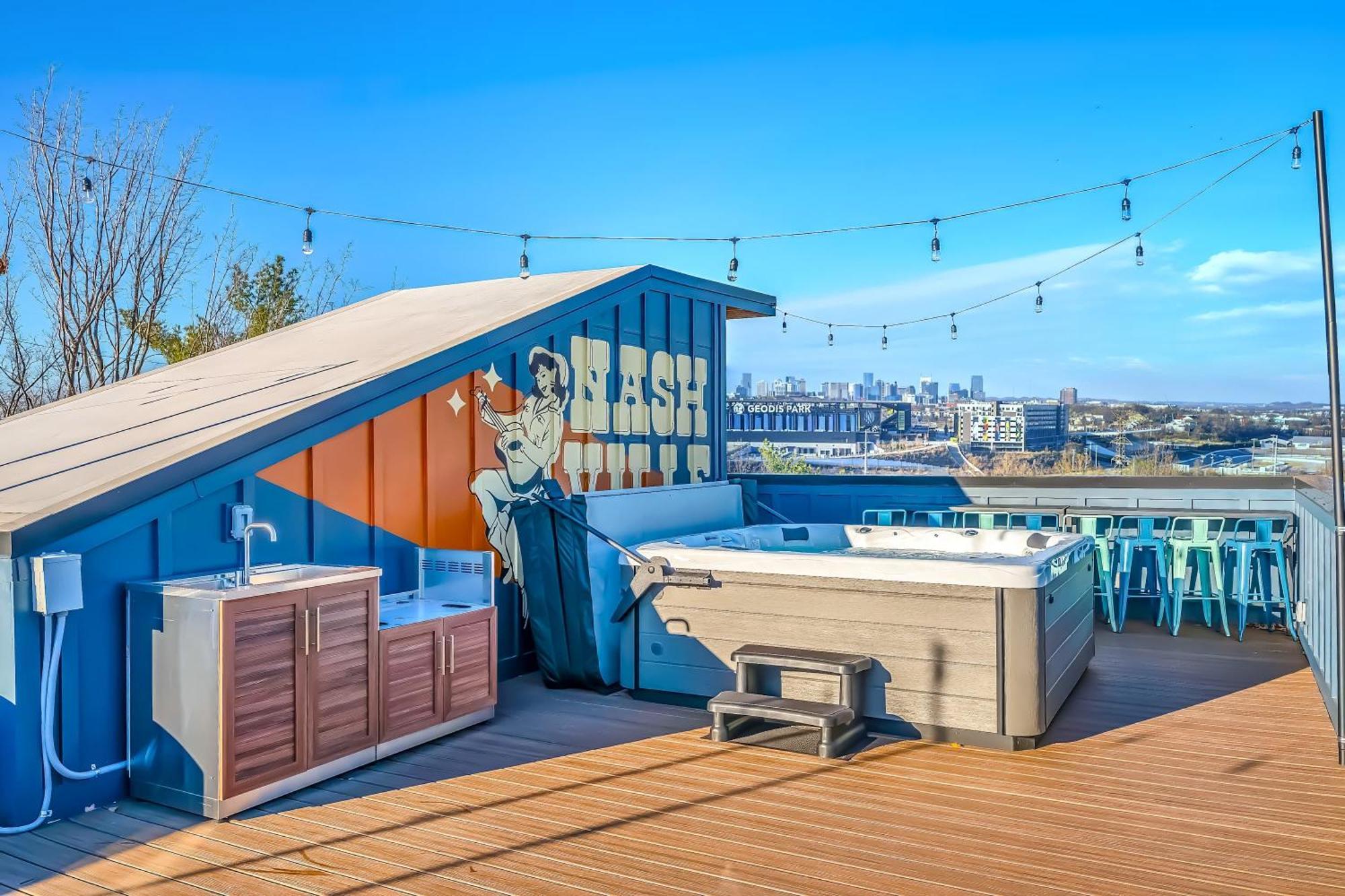 Holiday home 4 Rooftop Decks 4 Hot Tubs Game & Sauna