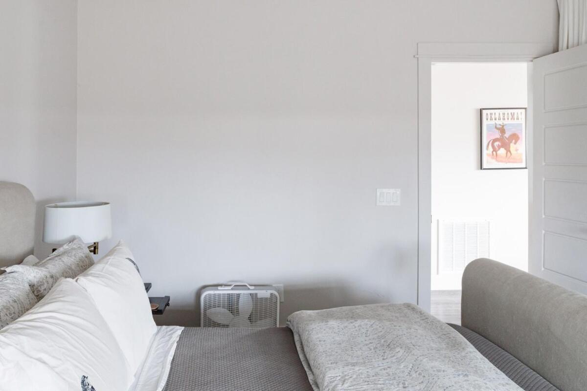 Stylish Renovated Craftsman With Pool And Garden Escape Holiday home