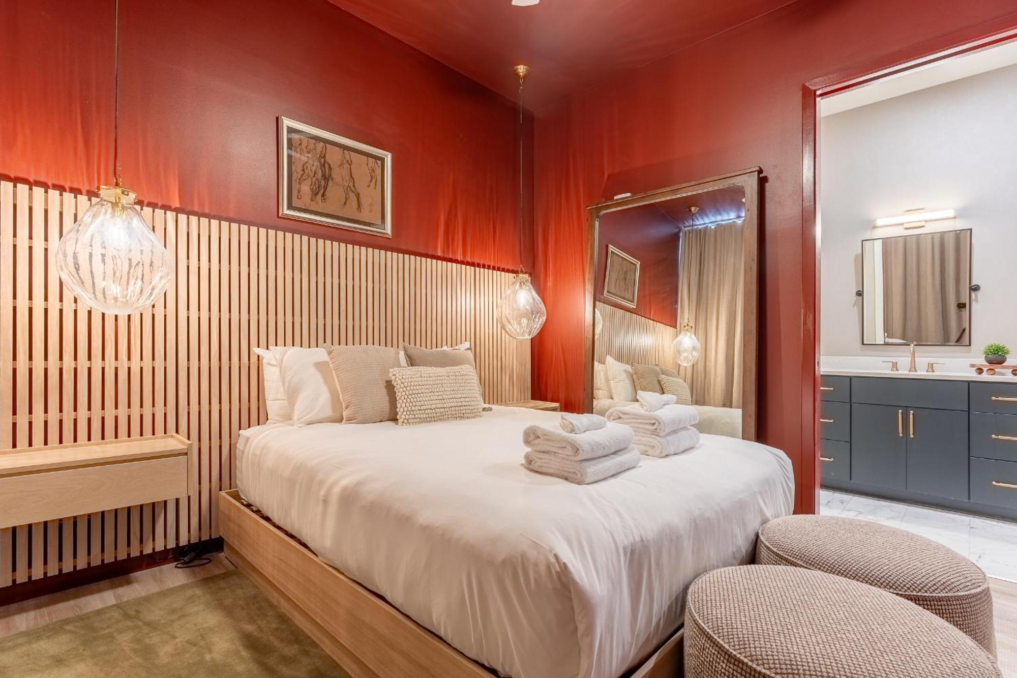 The Western Wing By Local Holiday home *