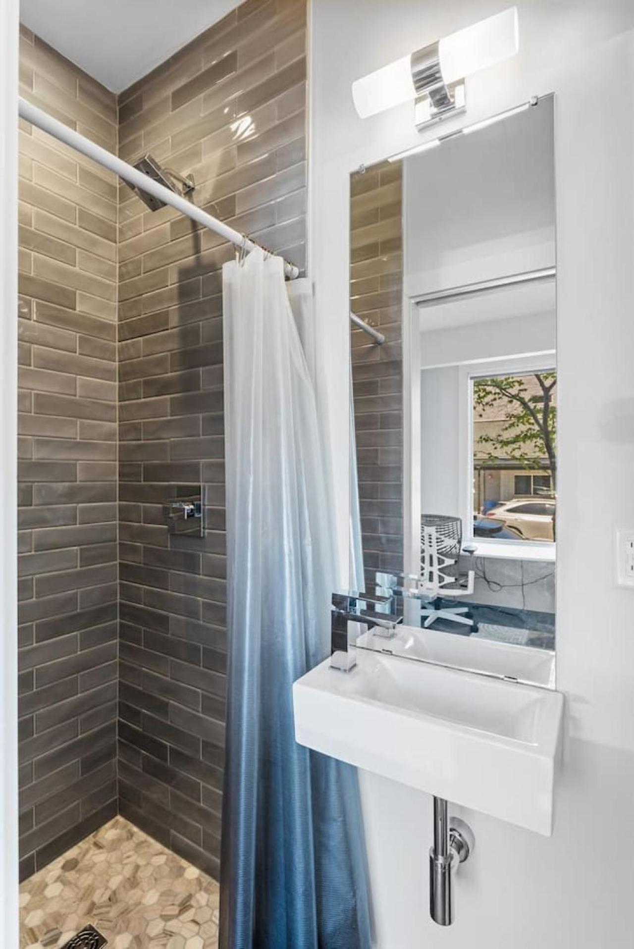 Private Rooftop With Garage Walk To Restaurants Shops And Coffee Holiday home *