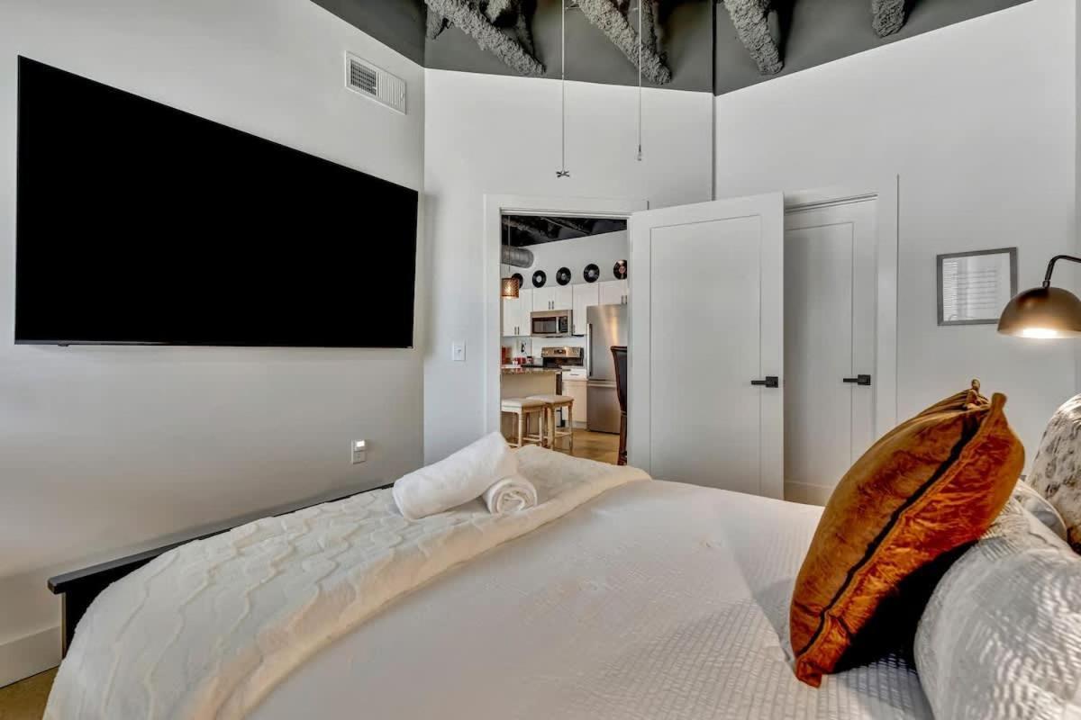 Modern Music Getaway Apartment *