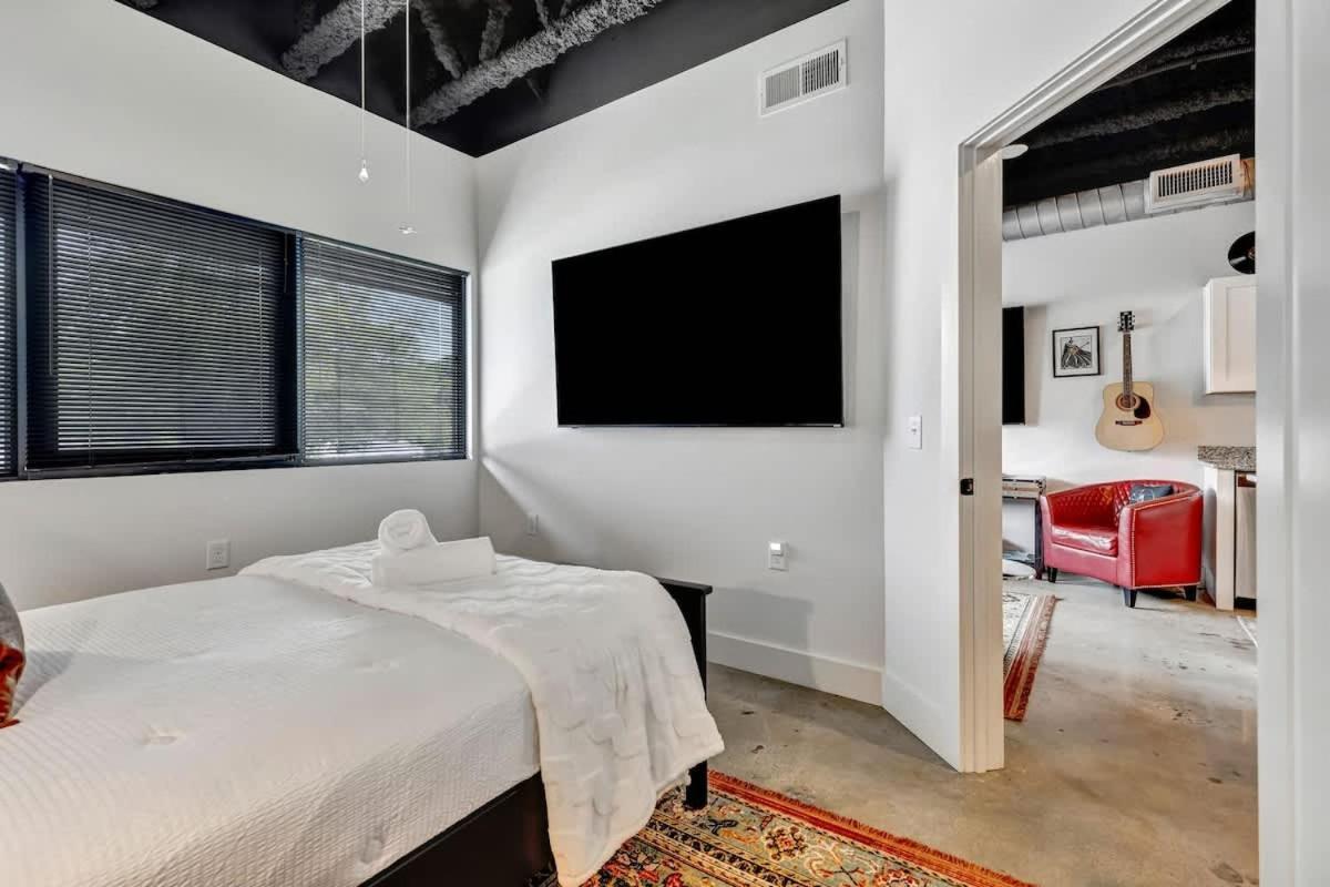 Modern Music Getaway Apartment *