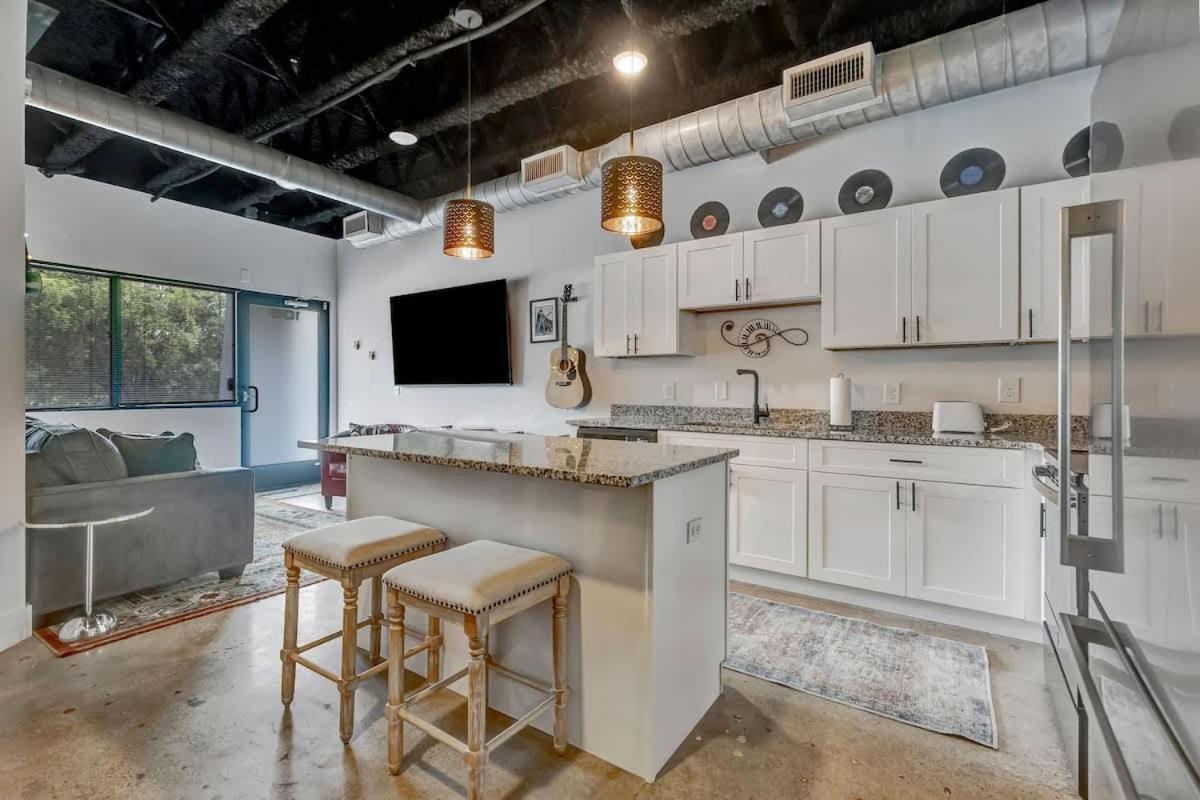 Modern Music Getaway * Nashville