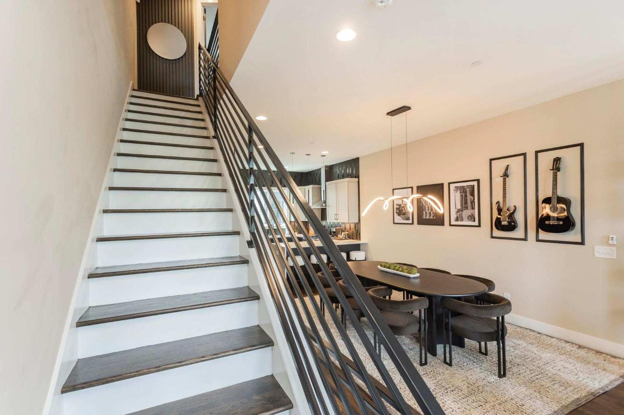 Holiday home Brand New Elegance Rooftop Views Of