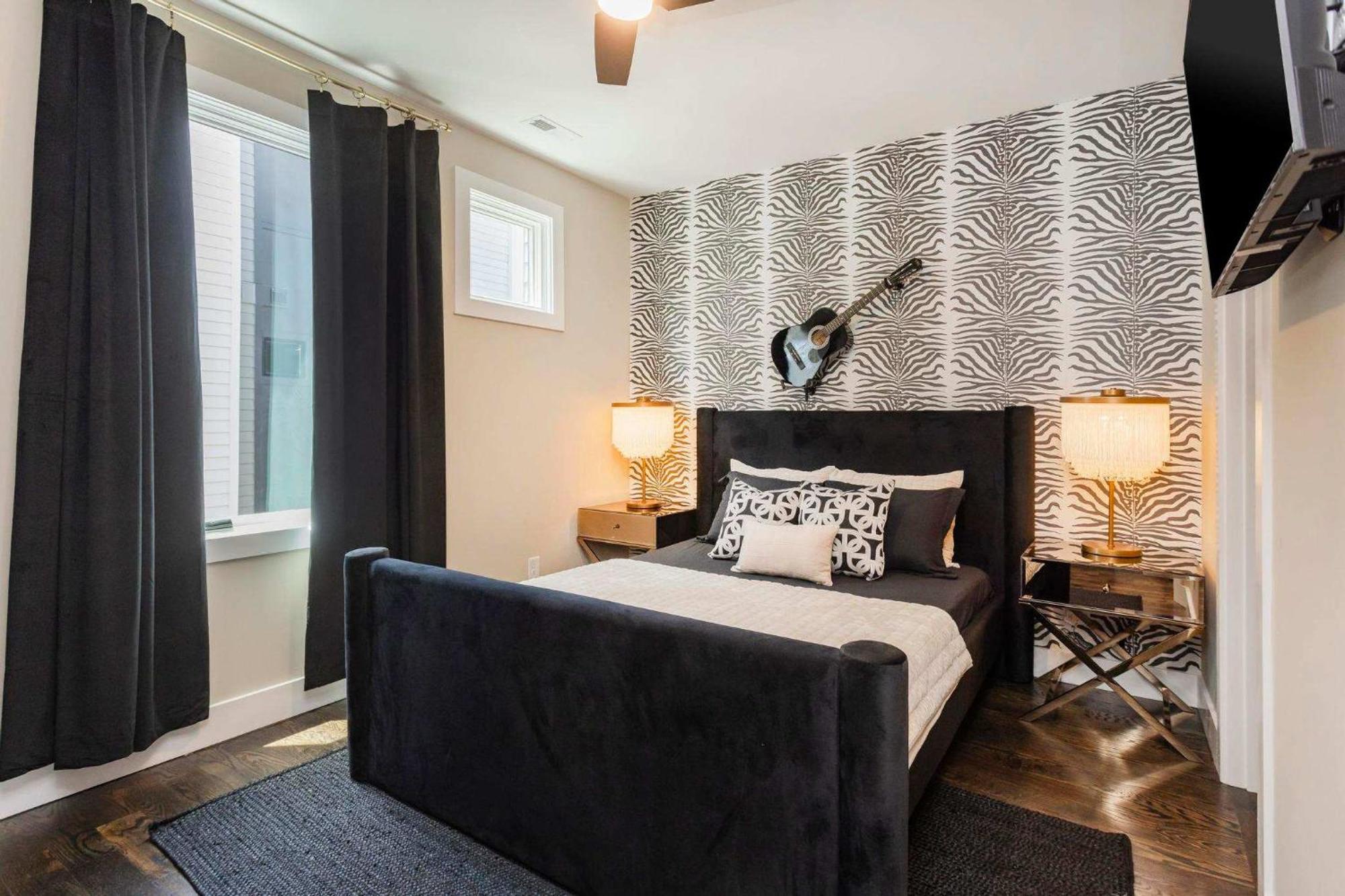 Holiday home Brand New Elegance Rooftop Views Of *