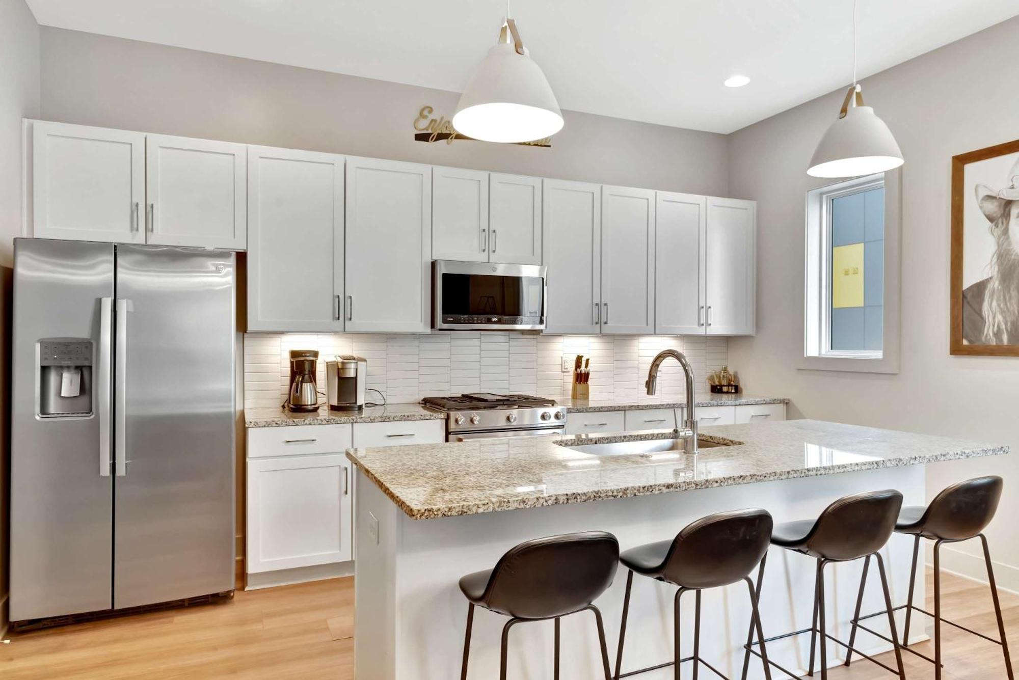 Rooftop Deck 2 Car Garage Near Downtown * Nashville