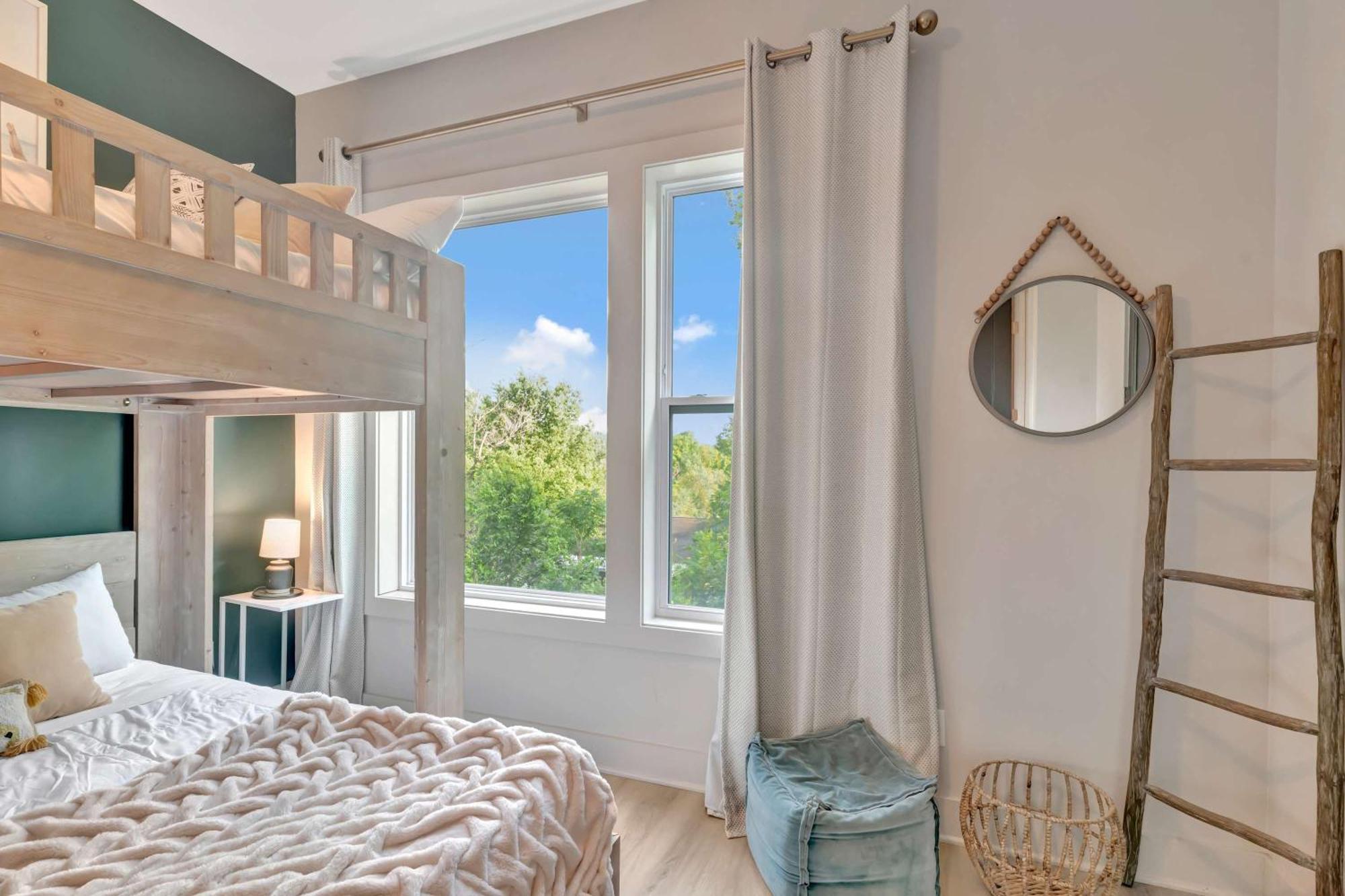 Holiday home Rooftop Deck 2 Car Garage Near Downtown Nashville