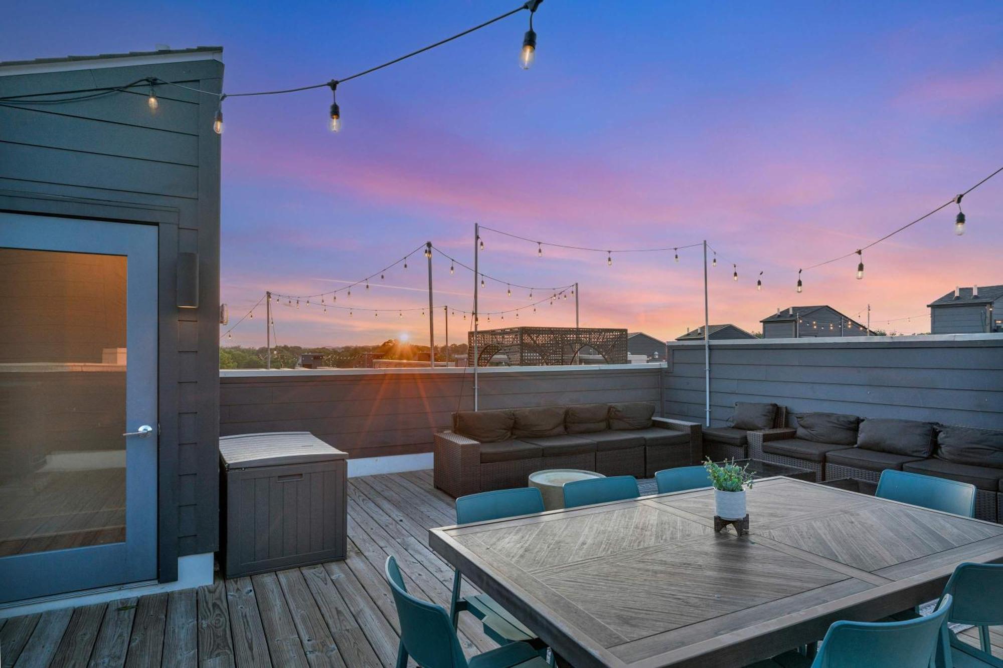 Rooftop Deck 2 Car Garage Near Downtown * Nashville