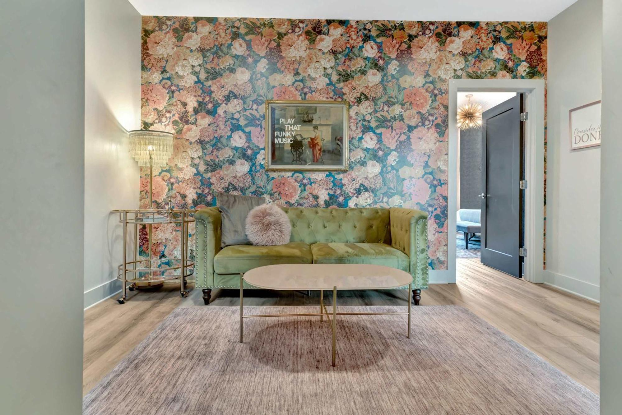 Holiday home Rooftop Deck 2 Car Garage Near Downtown