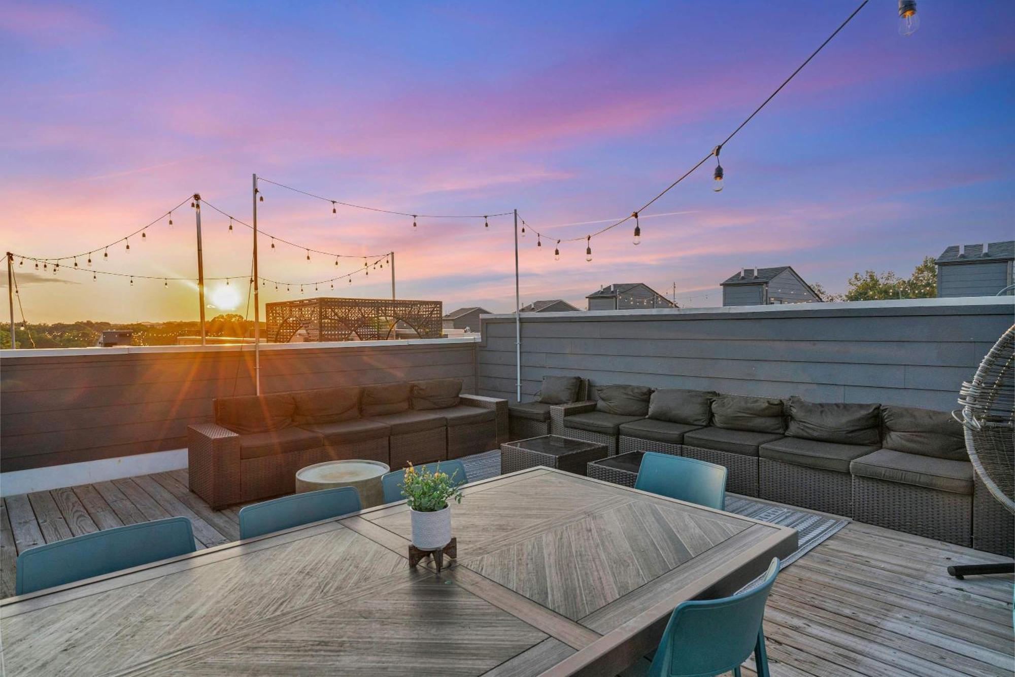 Rooftop Deck 2 Car Garage Near Downtown * Nashville