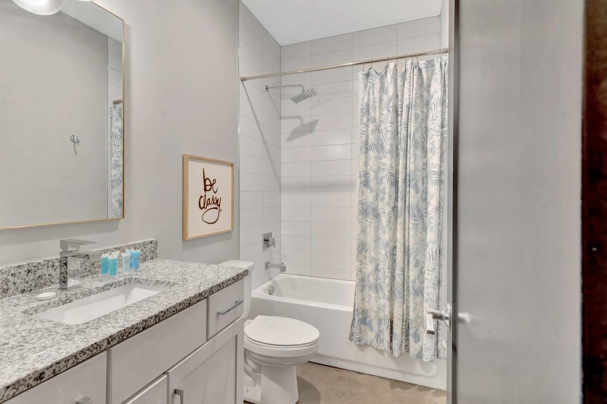 Rooftop Deck 2 Car Garage Near Downtown * Nashville