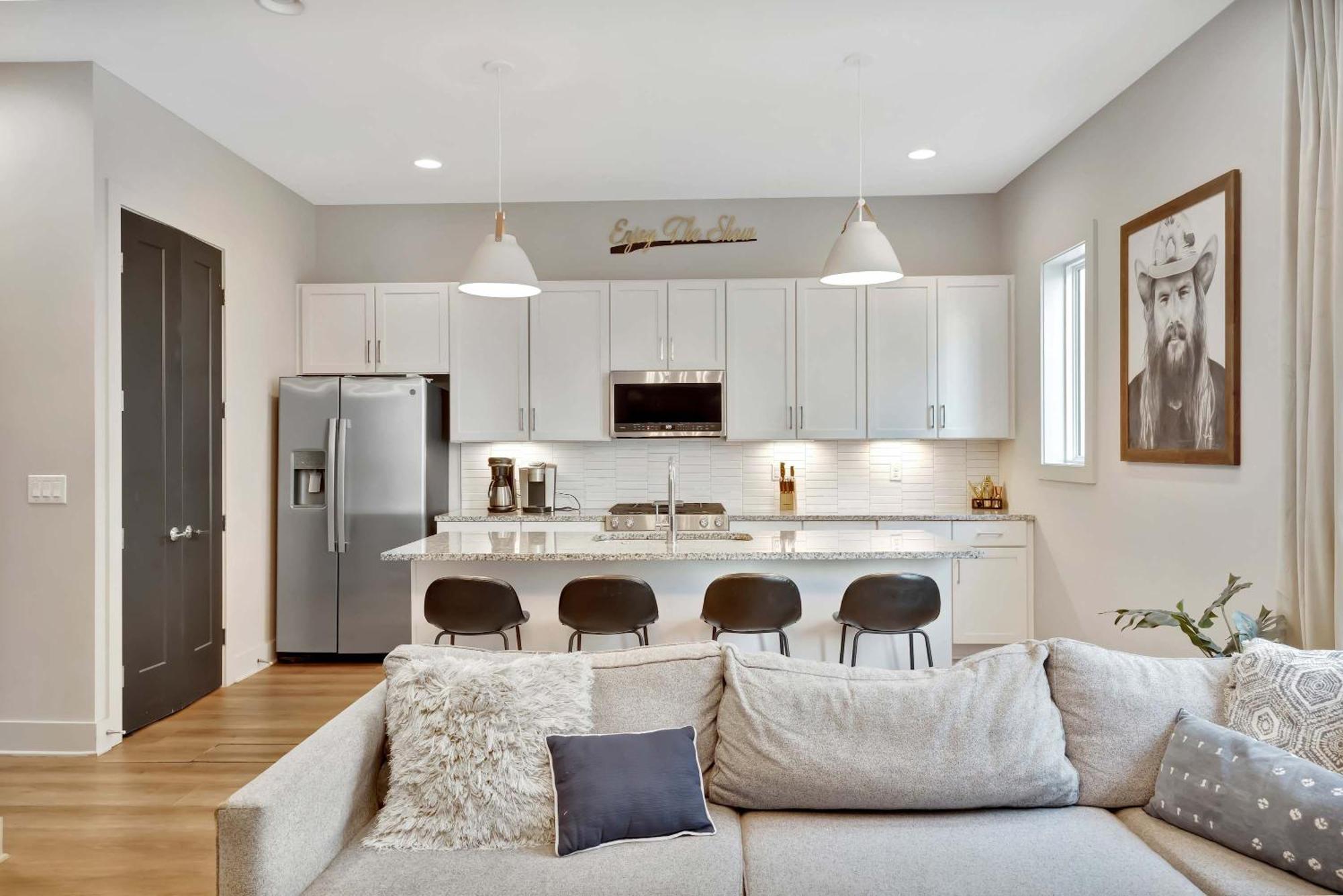 Holiday home Rooftop Deck 2 Car Garage Near Downtown