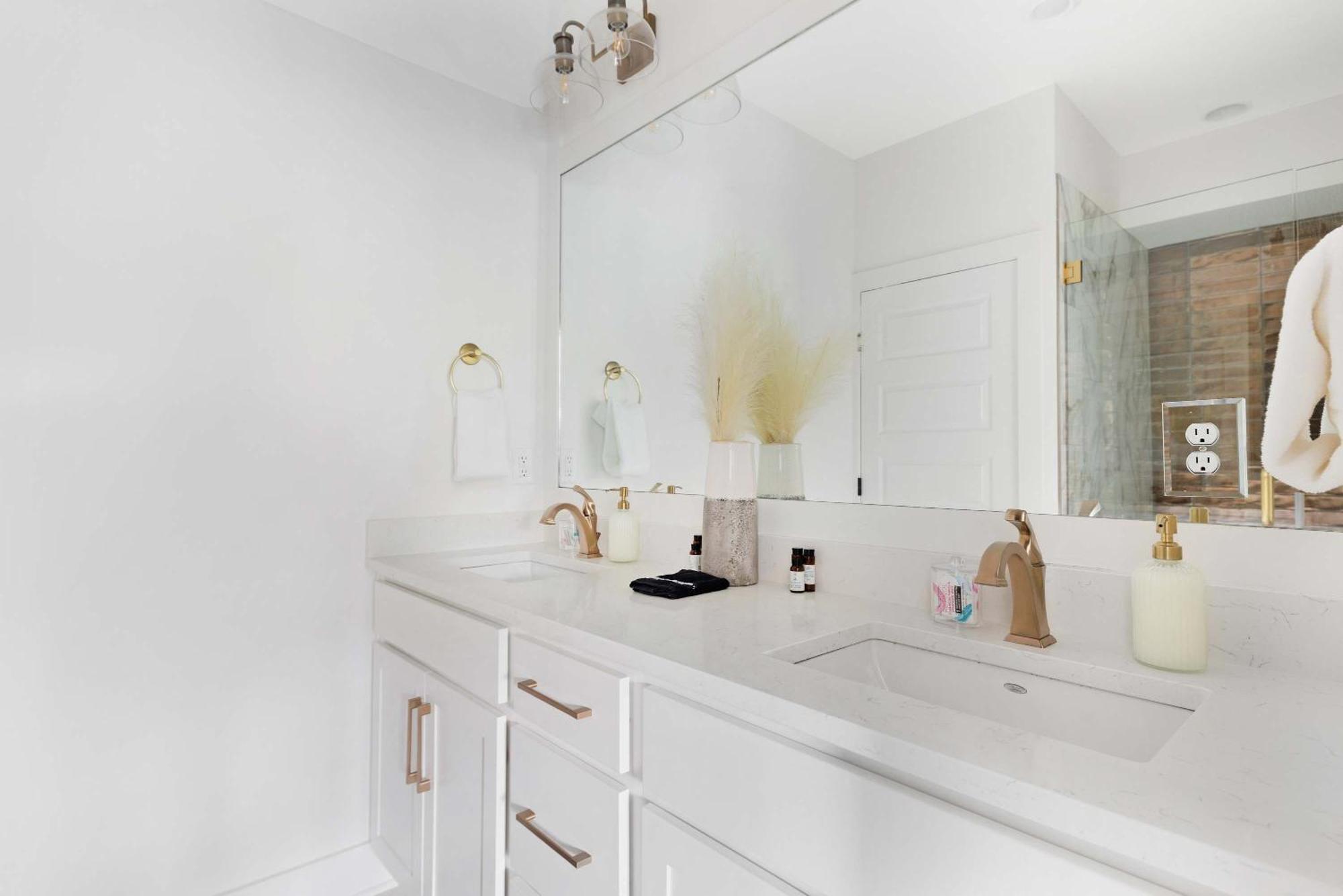 Holiday home The Camellia - Rooftop Patio & Dog Friendly!