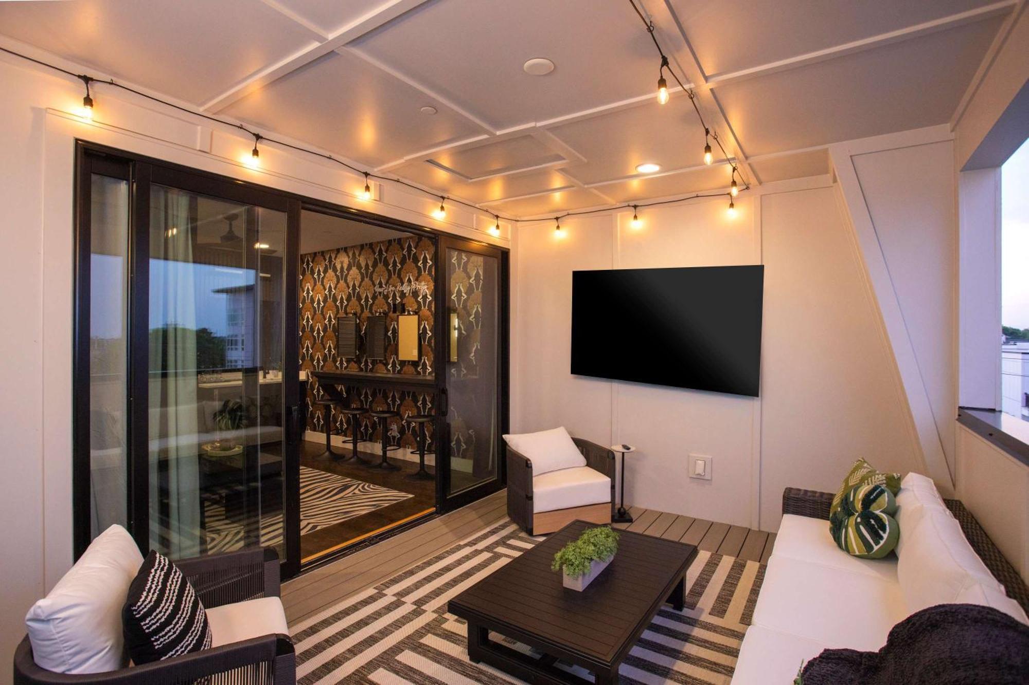 Holiday home Brand New Elegance Rooftop Views Of *