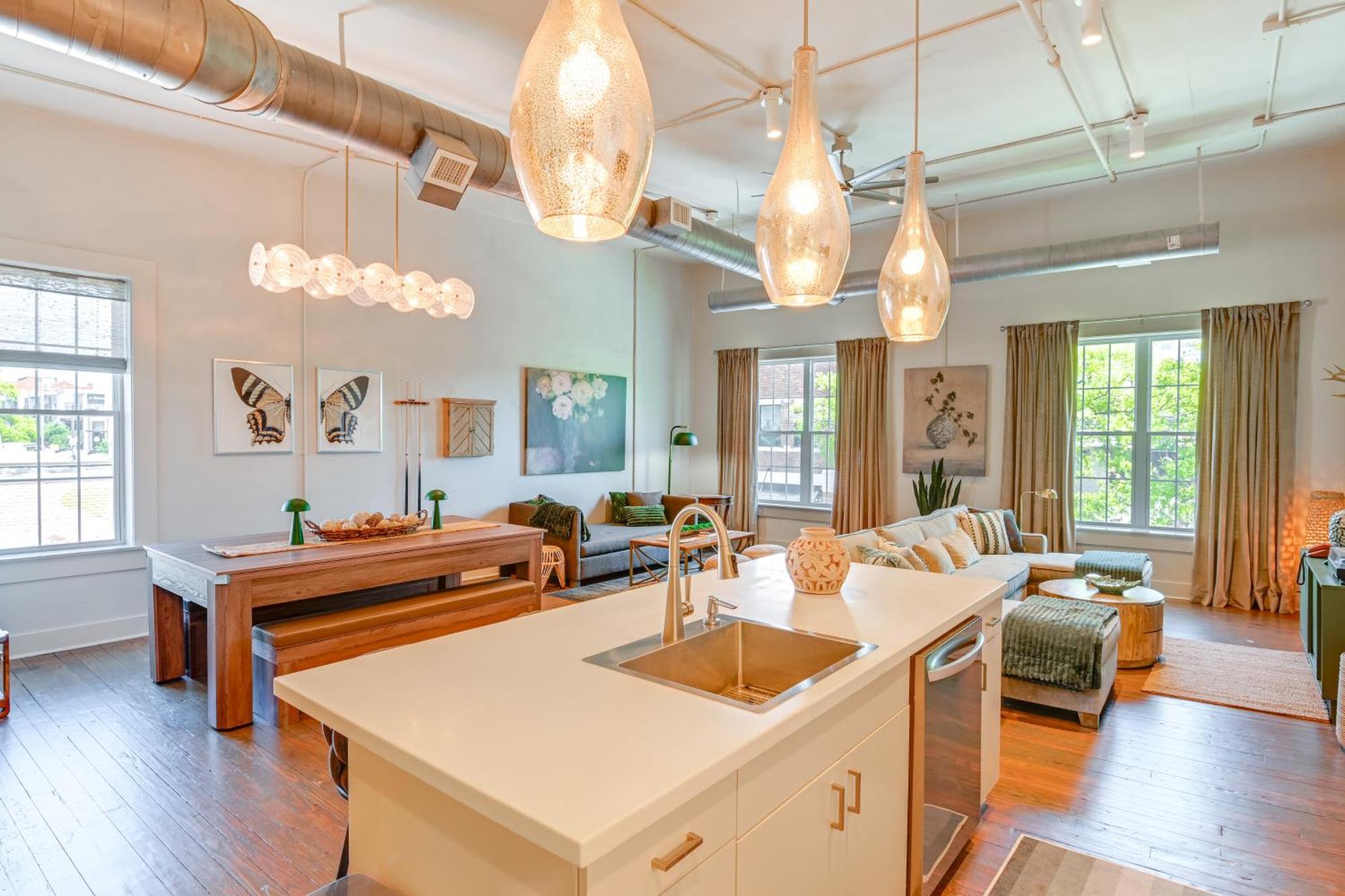 Walk To Vanderbilt Eclectic In
