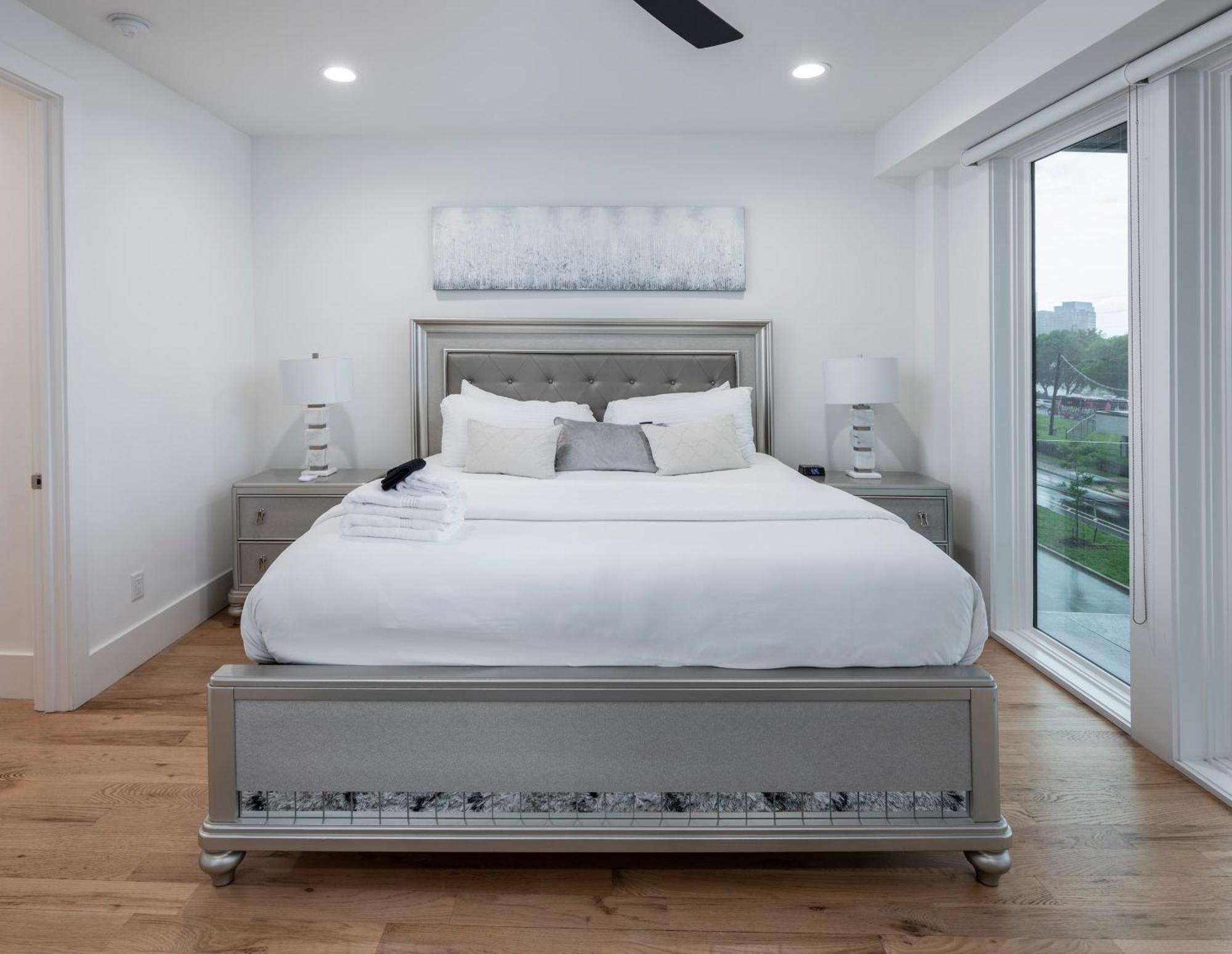 Skyline Views - Rooftop Pool - Maximum Luxury Holiday home Nashville