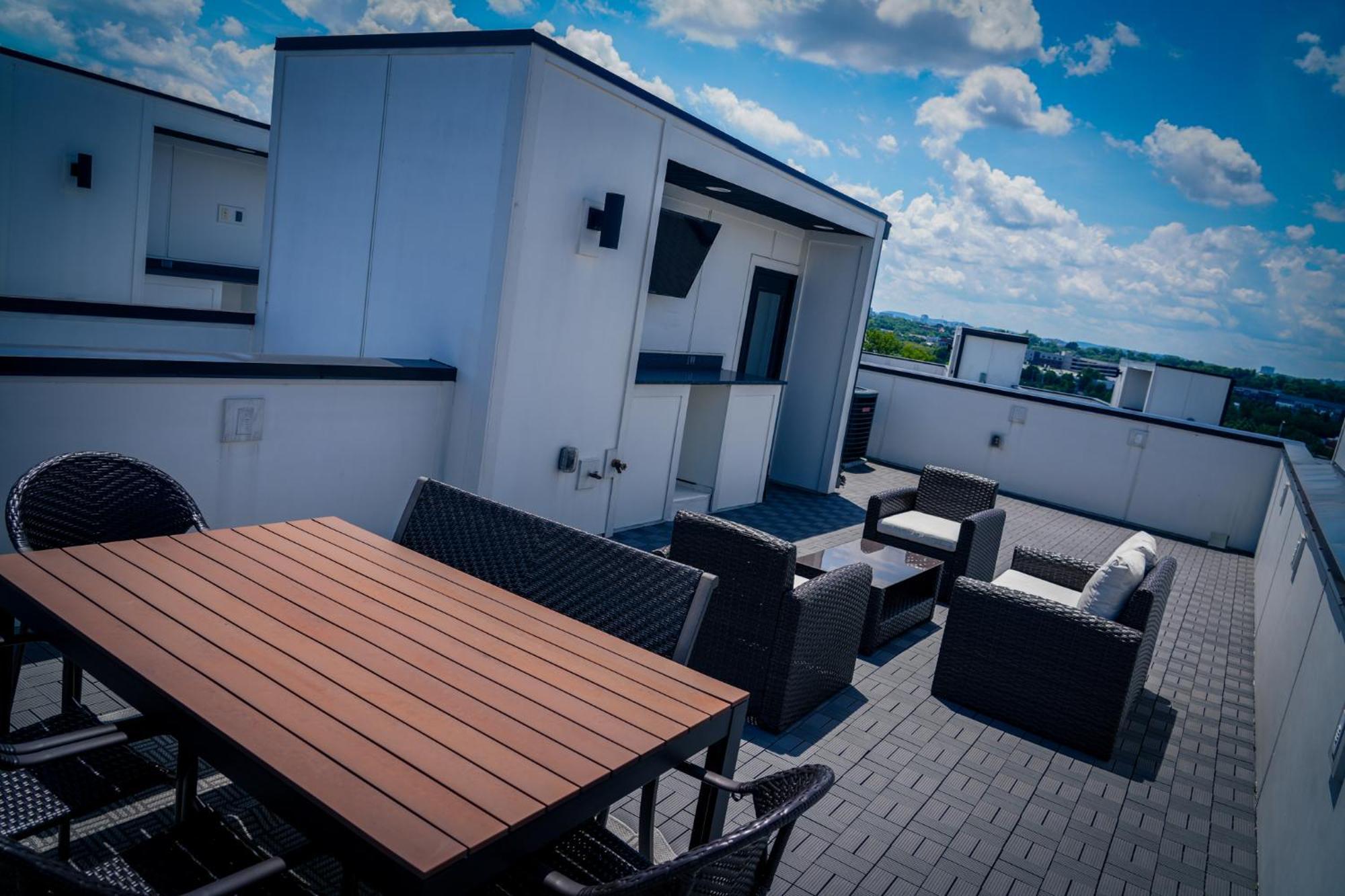 Villa Riverfront Bliss *