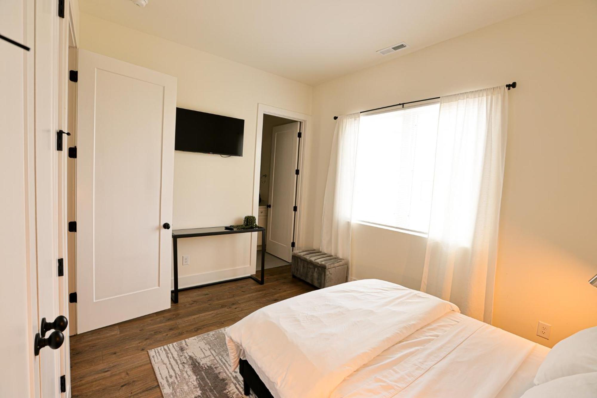 Villa Riverfront Bliss *