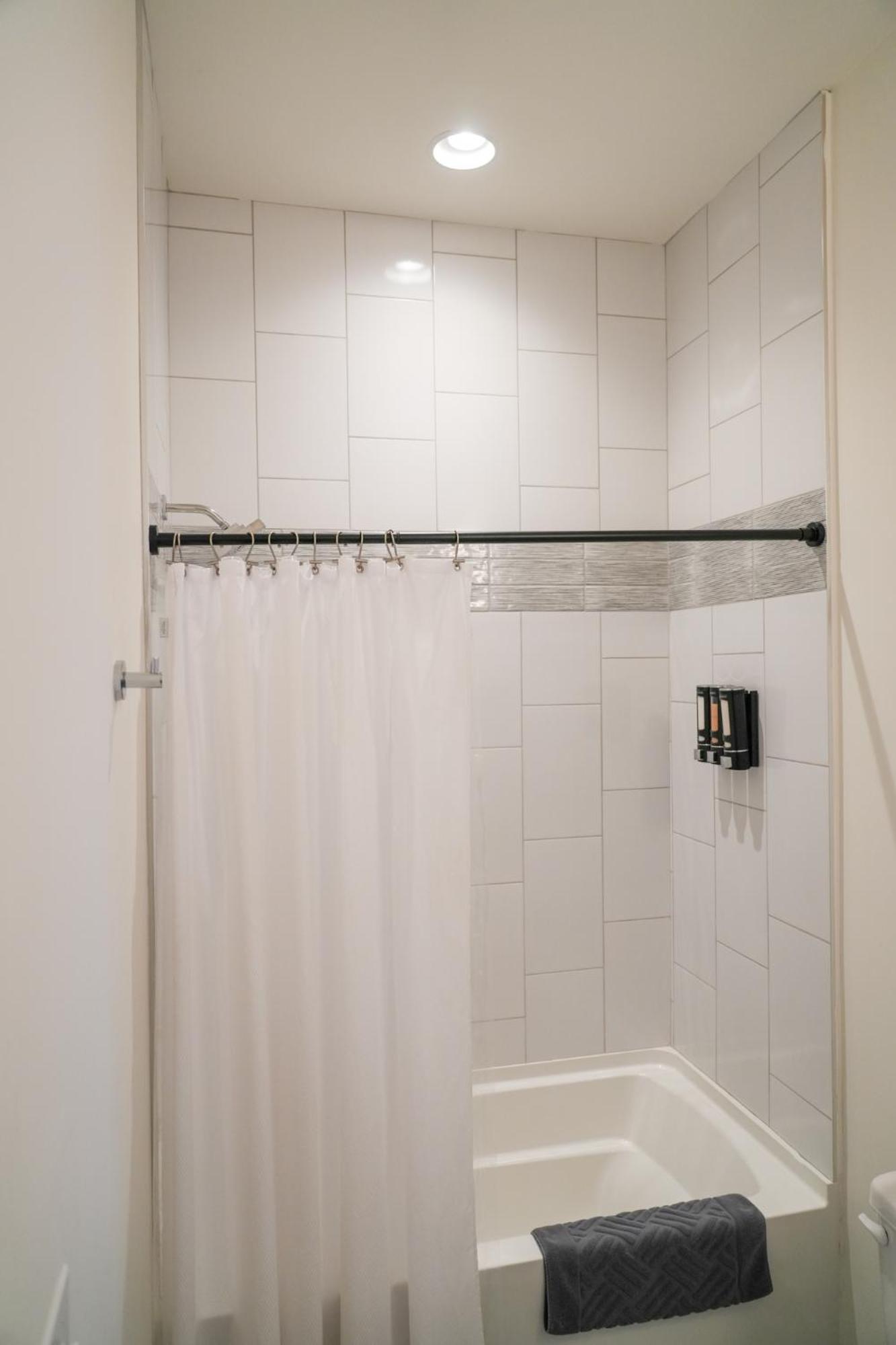 Villa Riverfront Bliss *