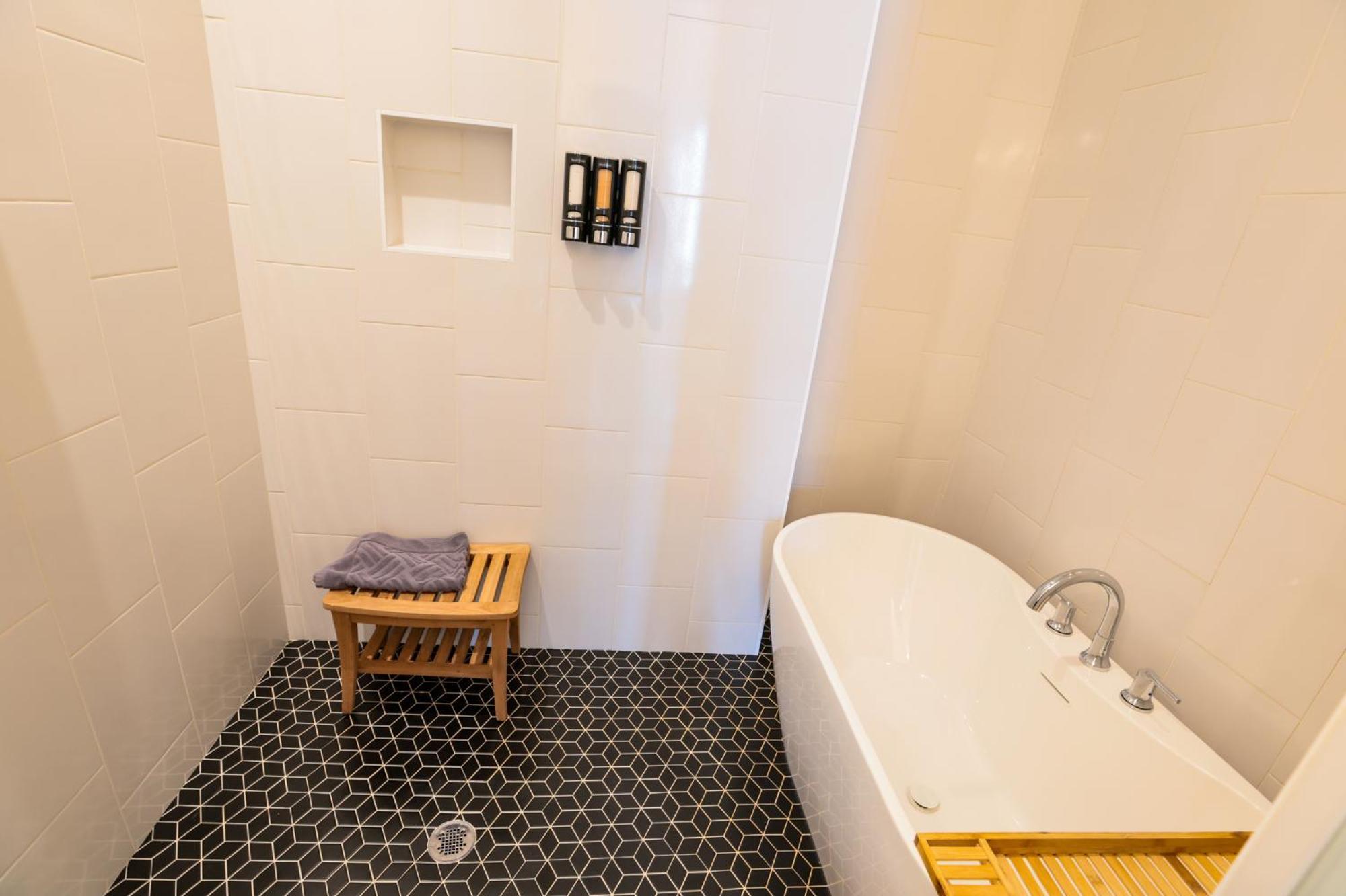 Riverfront Bliss Villa Nashville