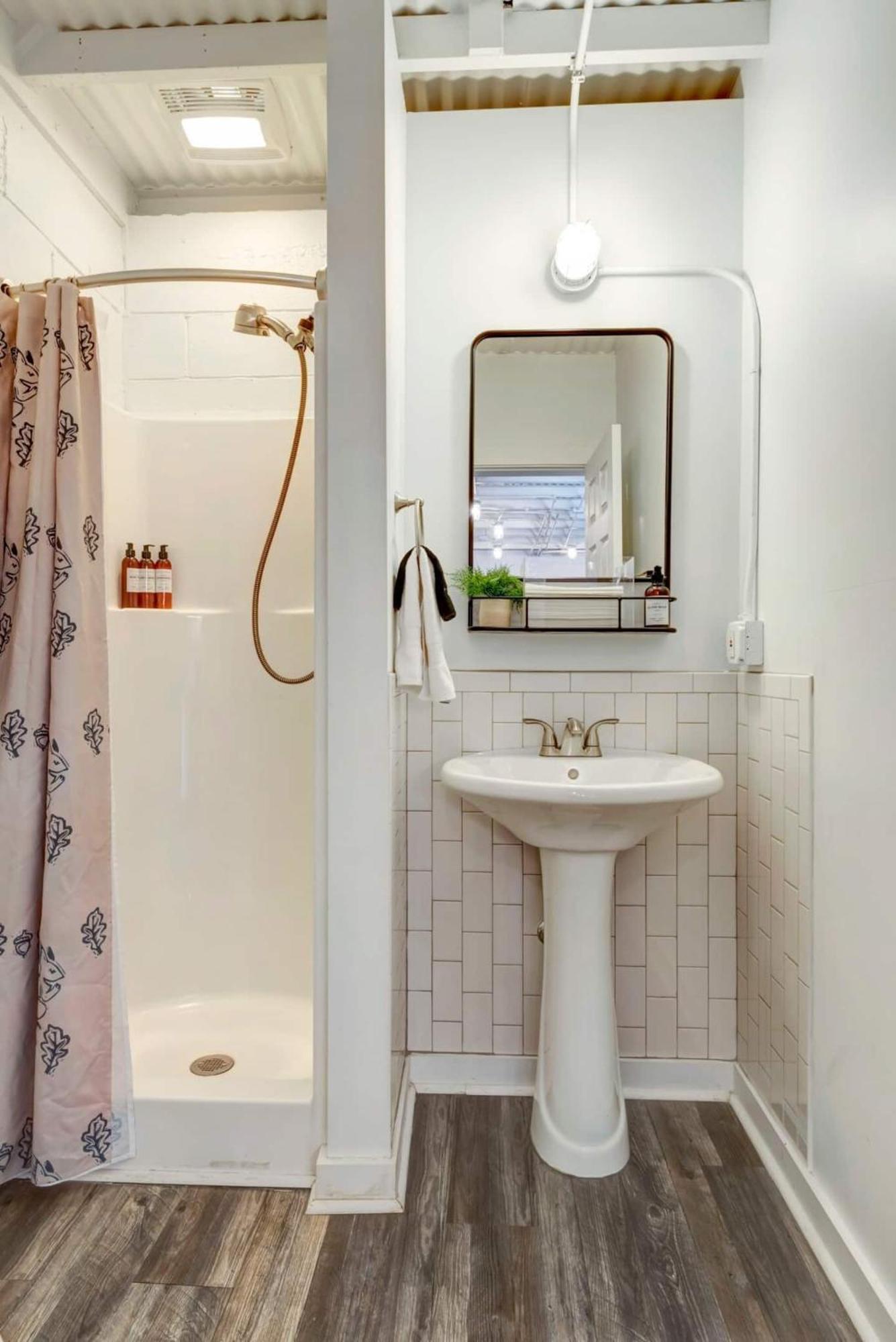 Bougie Squirrel Glam Pad Nashville