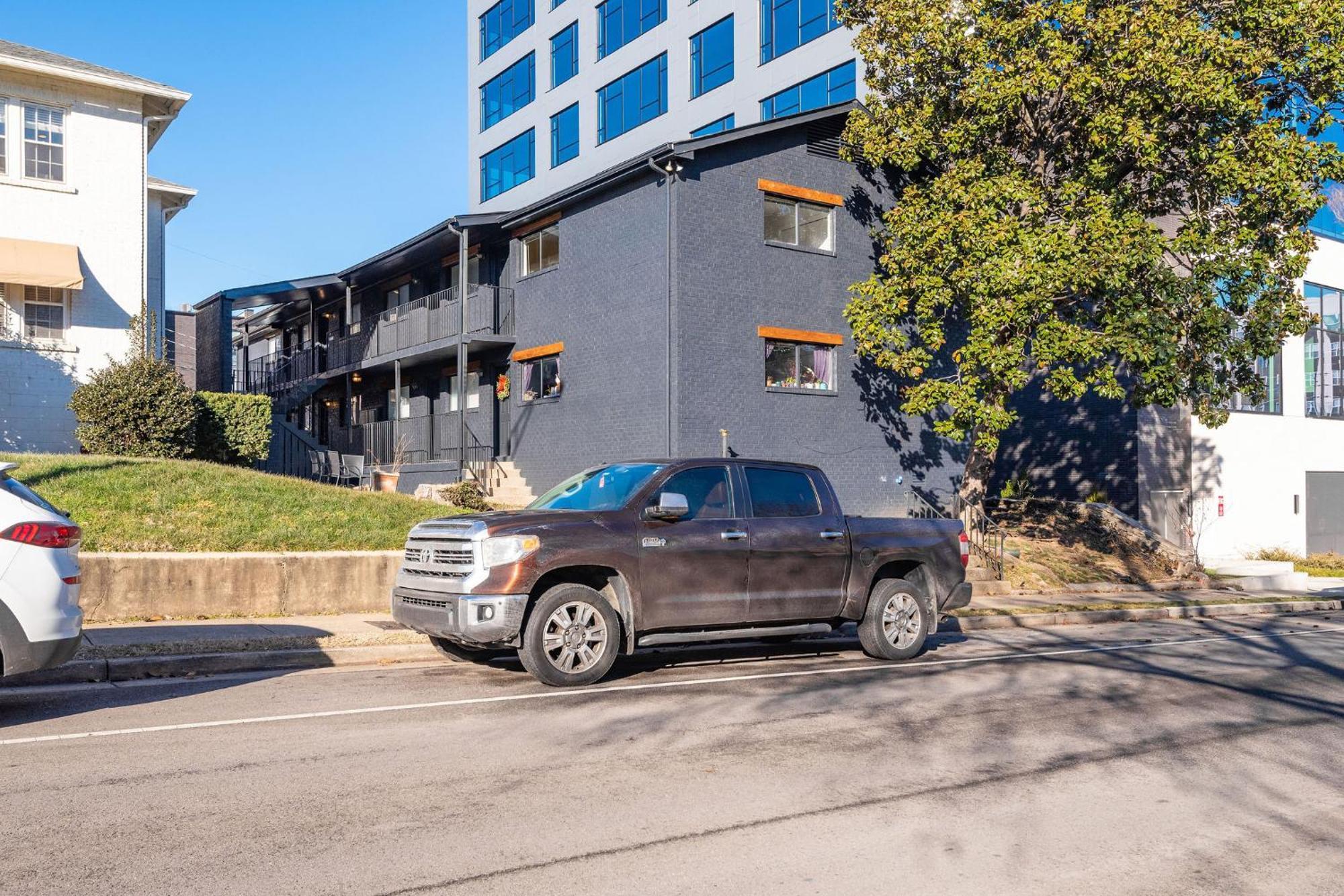 The Johnny And Dolly Historic Hideaway, Music Row Unit 2 Apartment Nashville