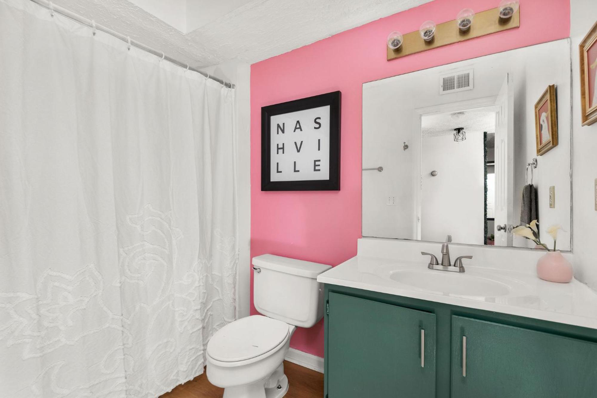 Dolly's Daydream On Music Row! * Nashville