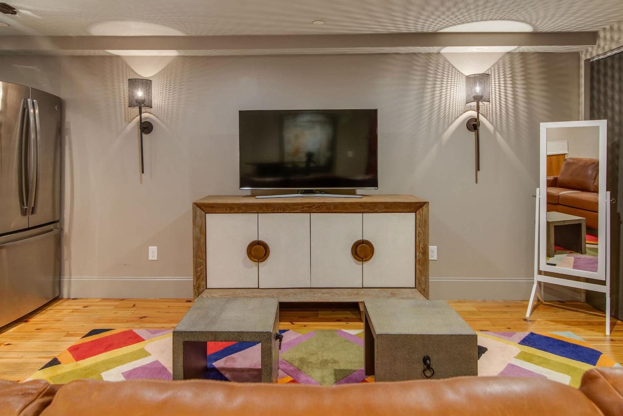 Comfy Family Retreat For 4 In Dt Walk To Broadway * Nashville