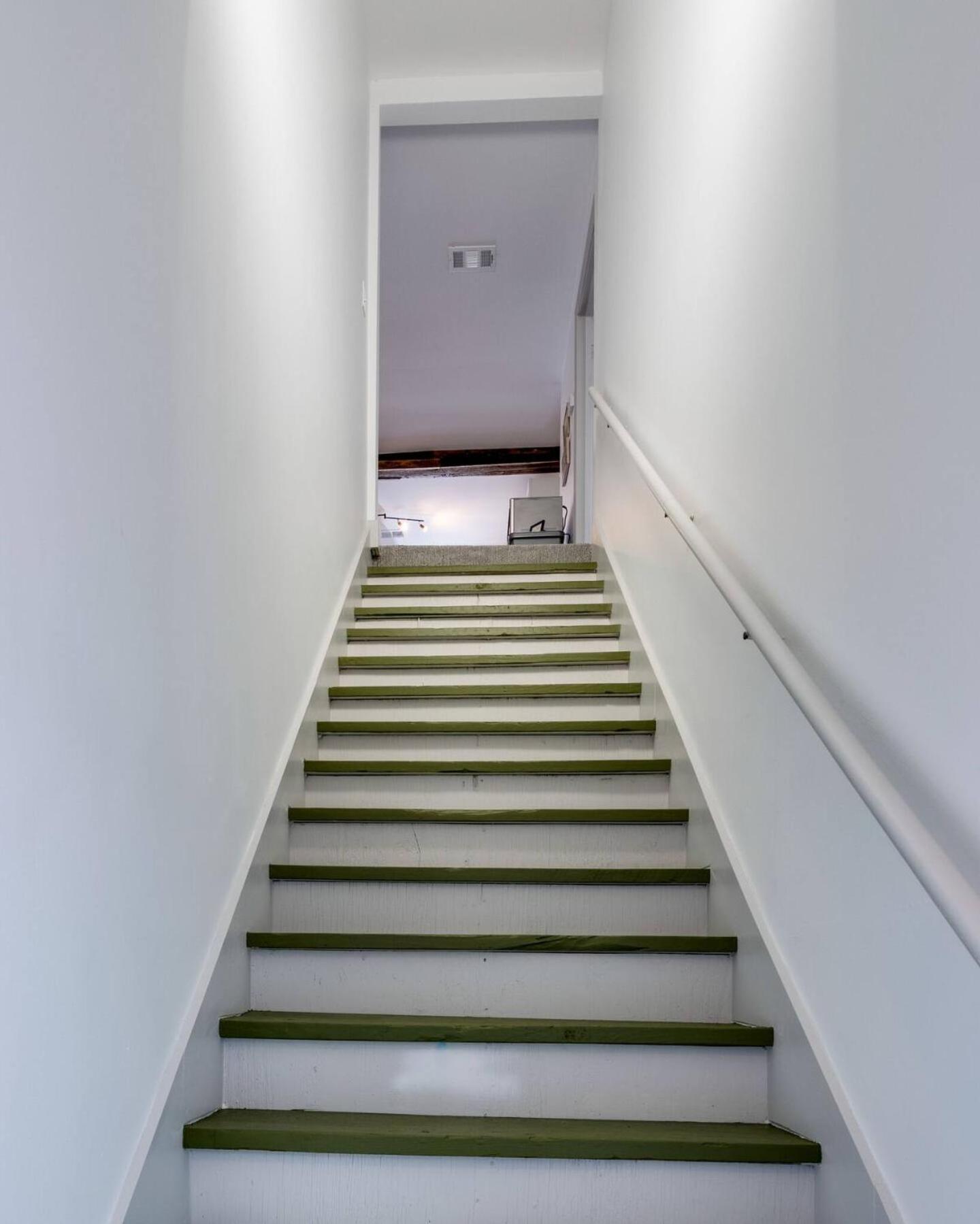 Alley Loft In 12 South Park Free Hotel