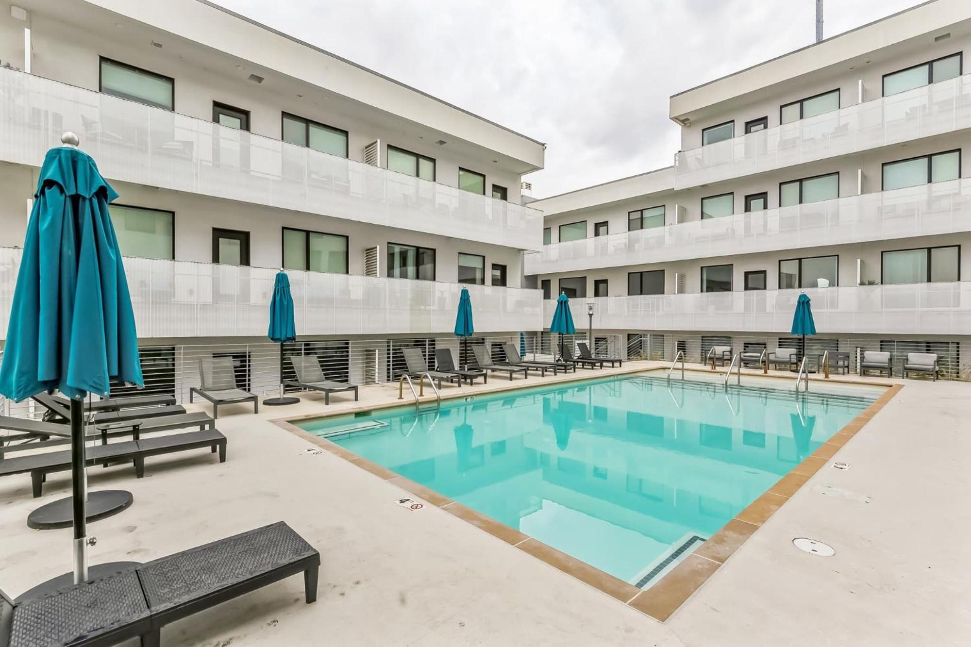 Holiday home Chic For 8 In Desirable Gulch Neighborhood Nashville