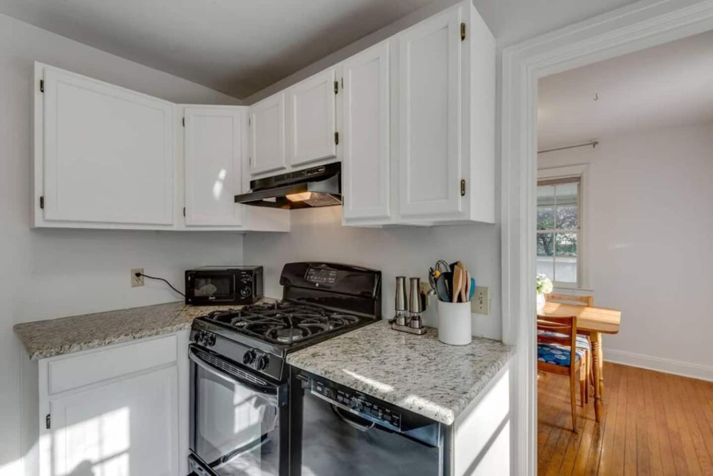 Nashville's Primrose In Hip Belmont Area *