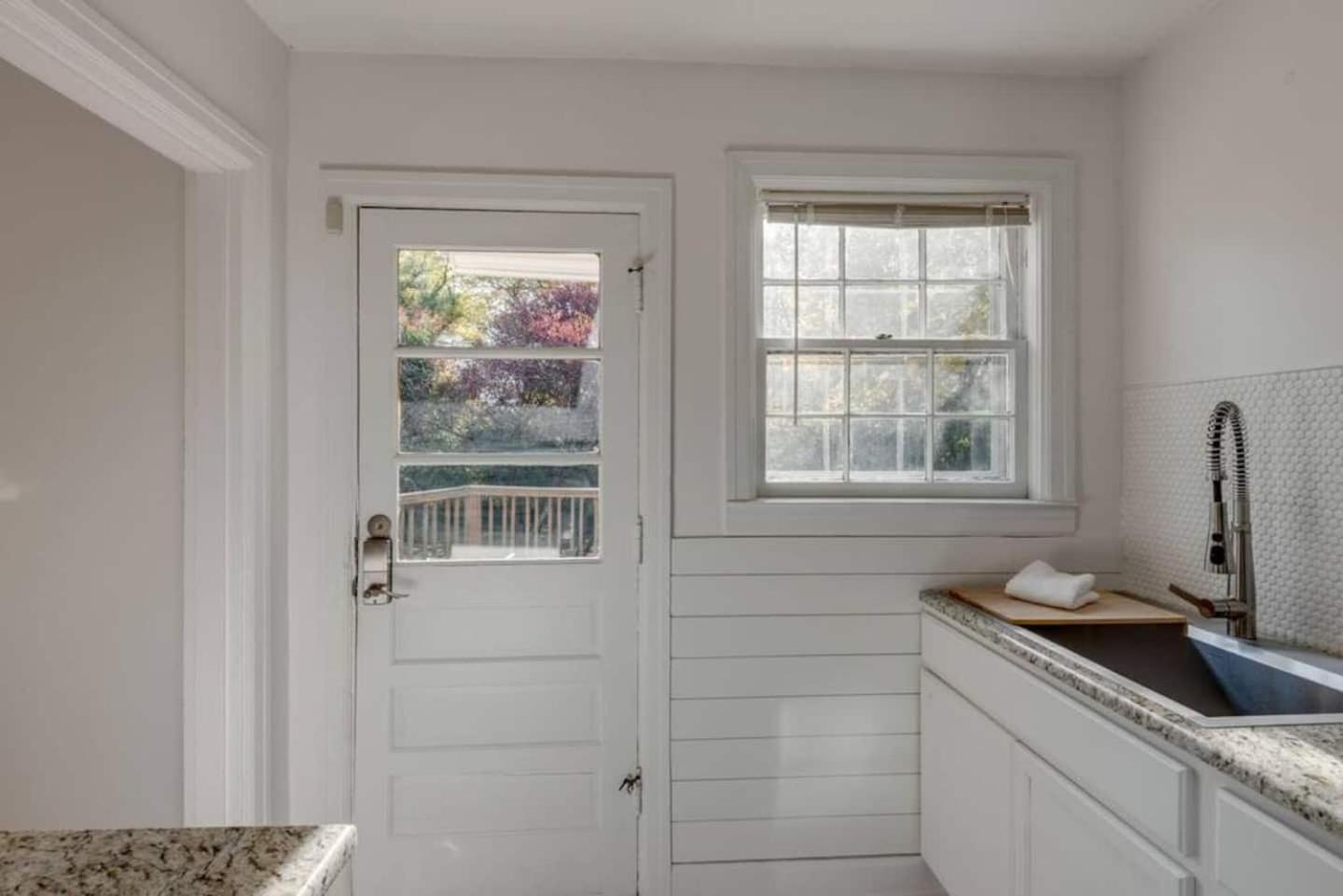 Nashville's Primrose In Hip Belmont Area * Nashville