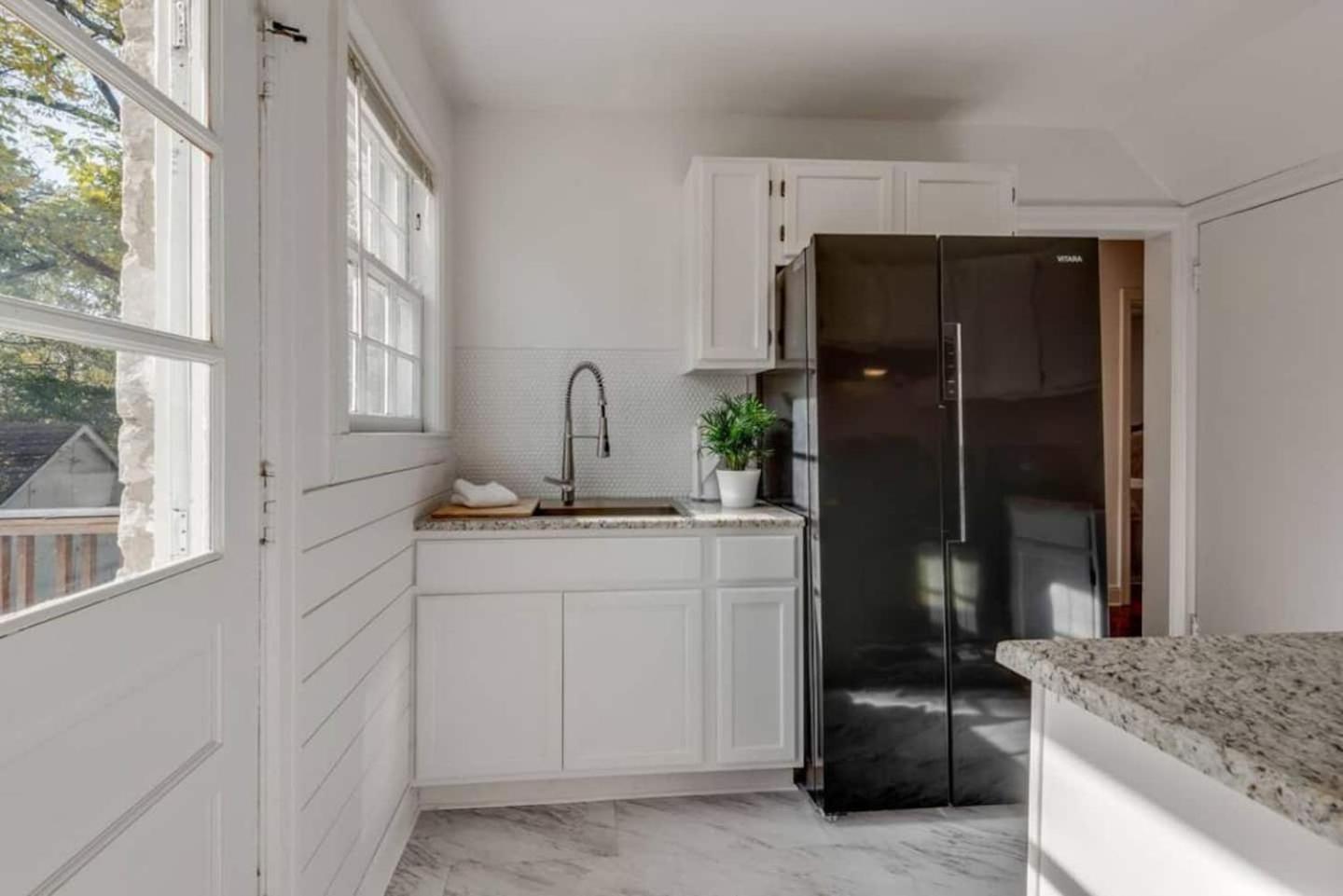 Nashville's Primrose In Hip Belmont Area