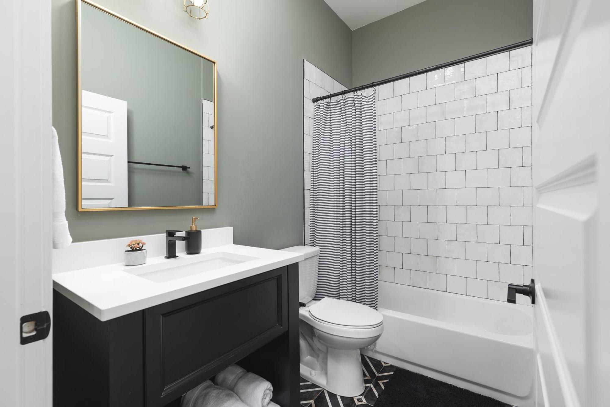 With Free Parking, 3 Miles Downtown, Near Restaurants *