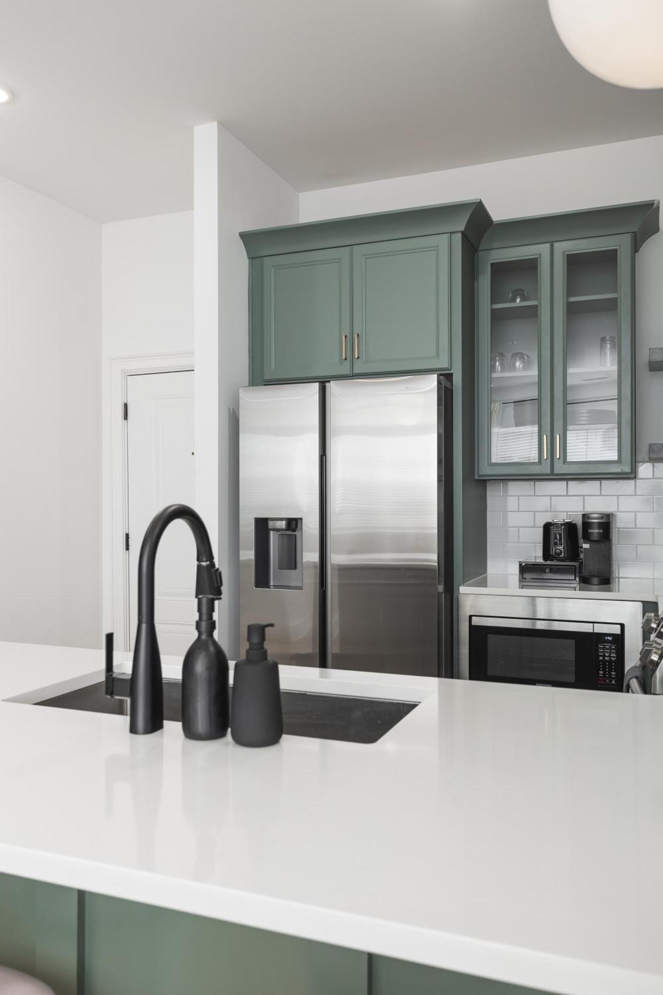 With Free Parking, 3 Miles Downtown, Near Restaurants * Nashville