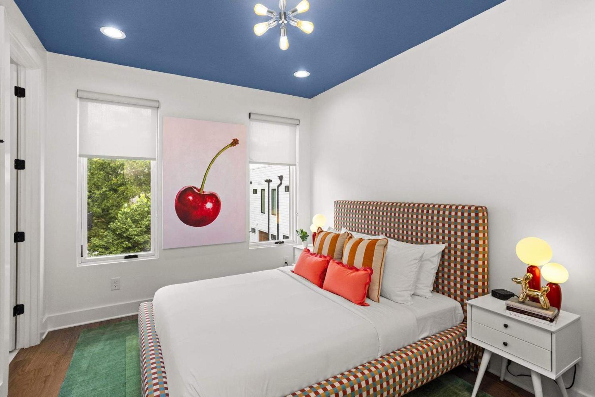 Pop Art Retreat On Legendary 8th - Walk Everywhere