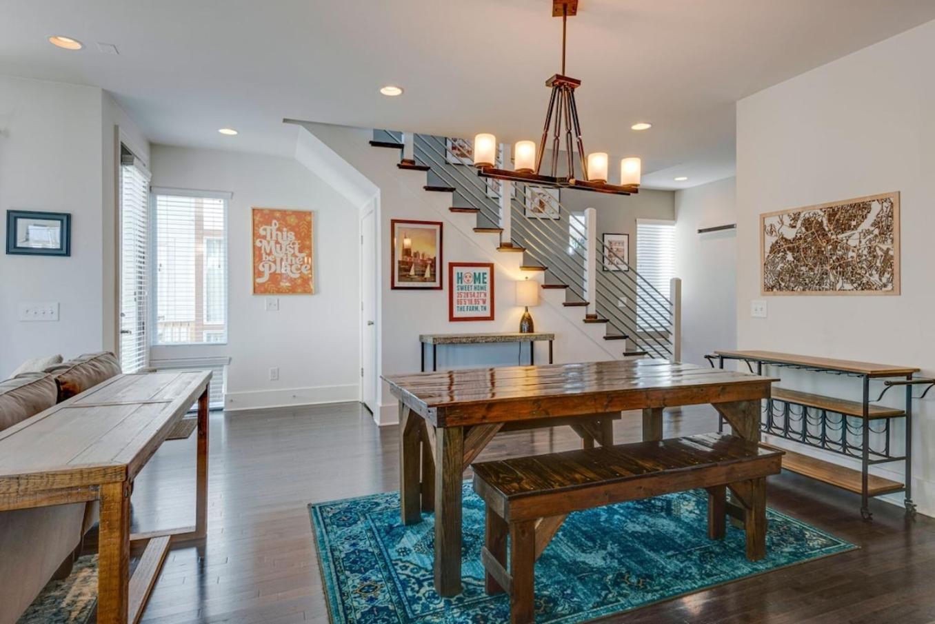 12 South Charmer 3 Bedroom With Rooftop Patio