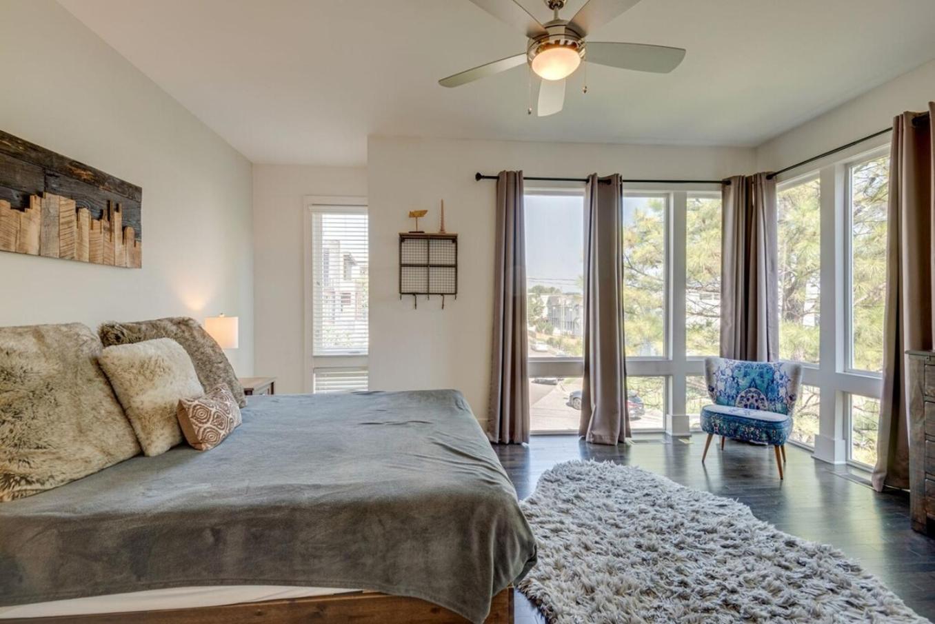 12 South Charmer 3 Bedroom With Rooftop Patio Holiday home Nashville