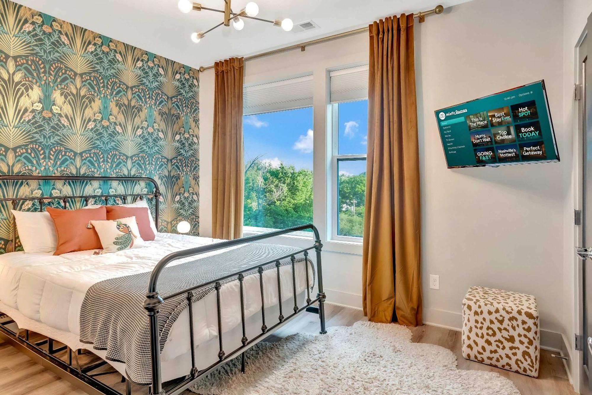 Rooftop Deck 2 Car Garage Near Downtown Holiday home Nashville