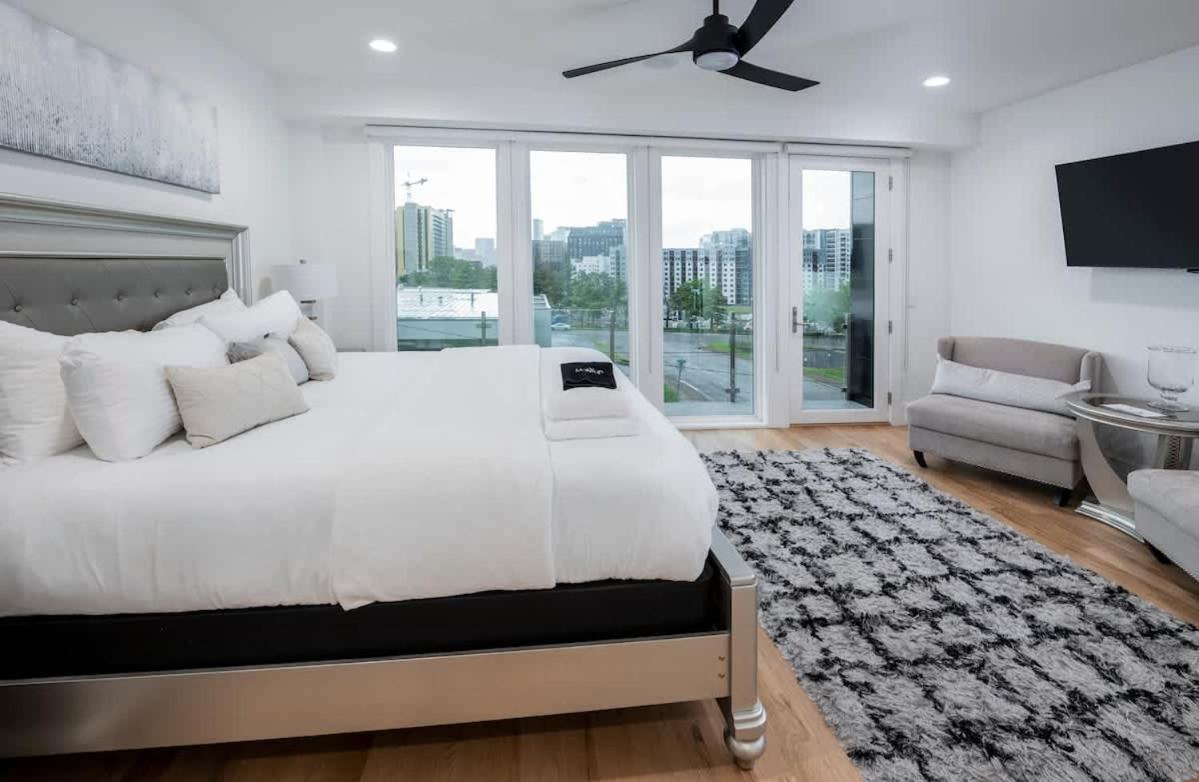 Skyline Views - Rooftop Pool - Maximum Luxury Holiday home Nashville