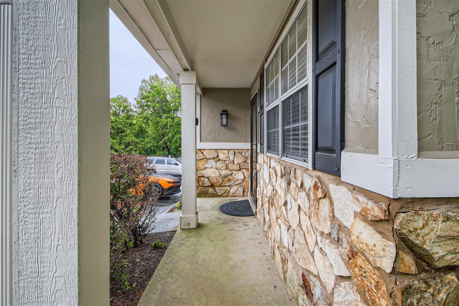 3 Units - Sleeps 24 - Mins To Downtown And Airport Apartment *