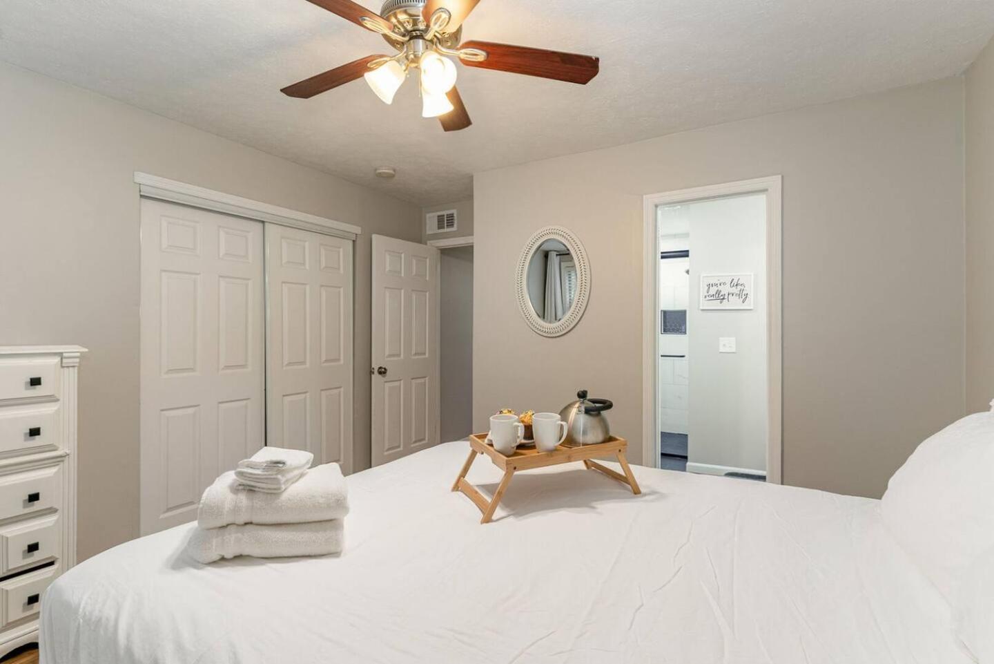 3 Units - Sleeps 24 - Mins To Downtown And Airport Apartment Nashville