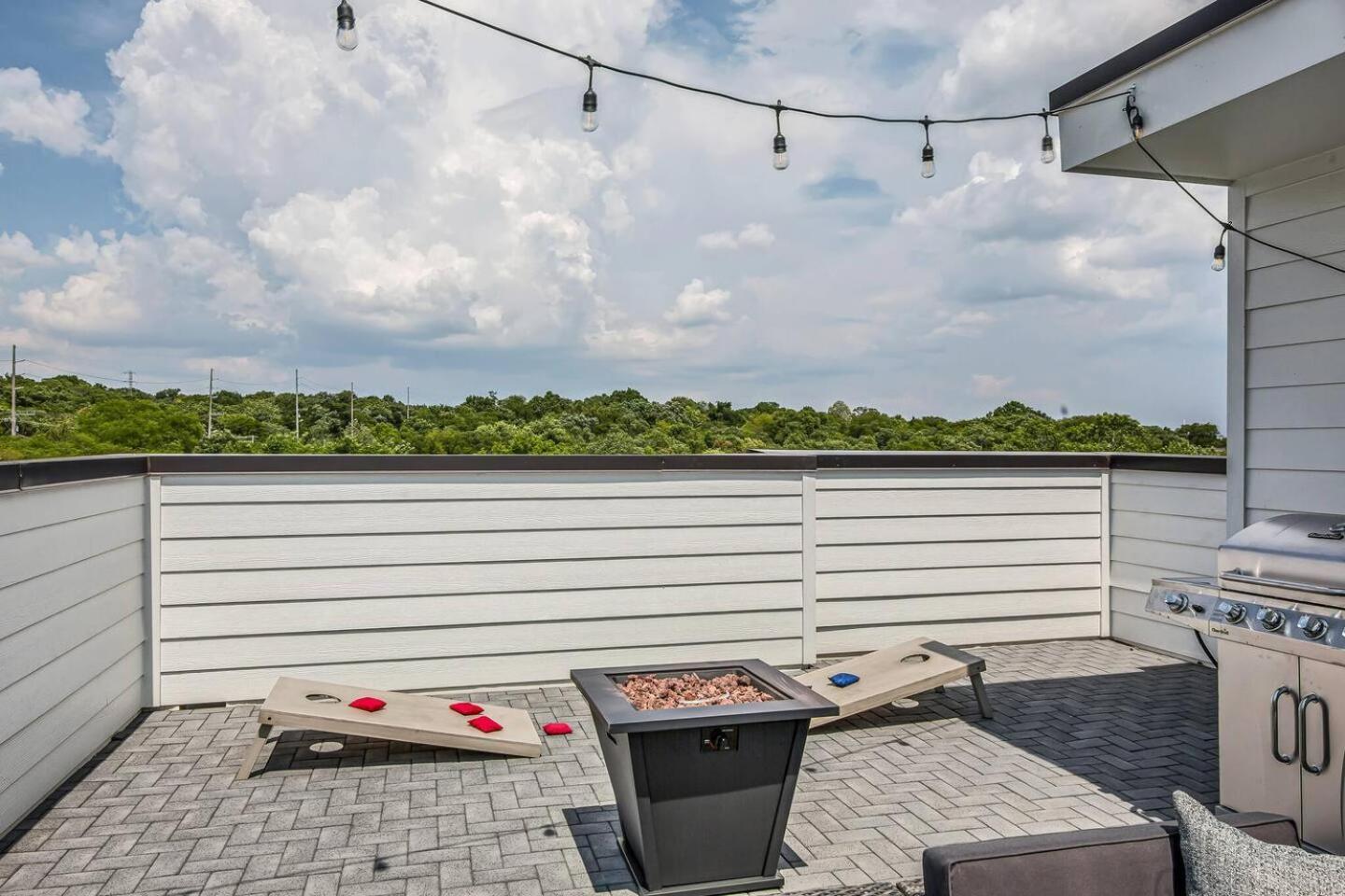 Private Rooftop Oasis - 2 Homes Holiday home