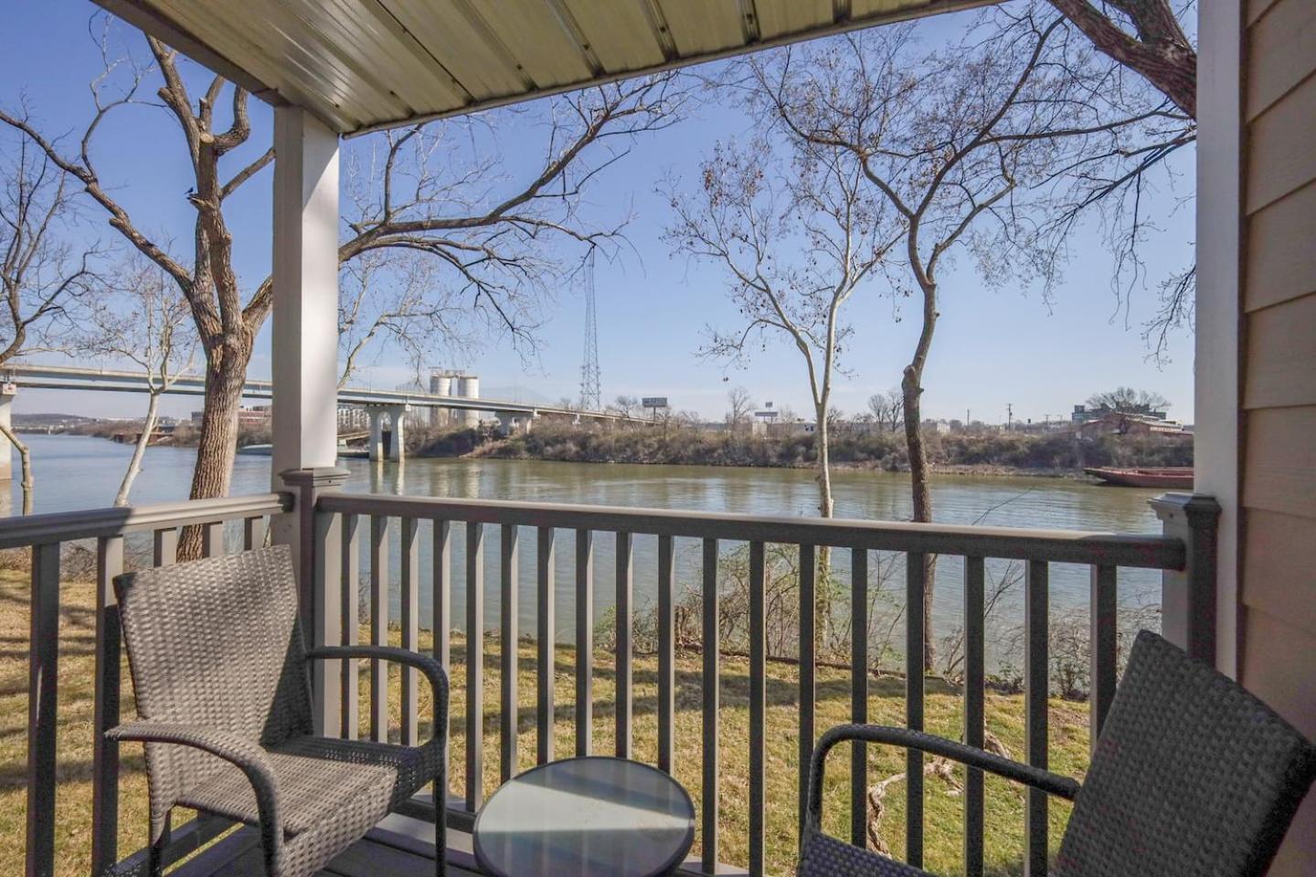 Holiday home Happiness On Nashville's Riverfront - 2bed 2bath Nashville