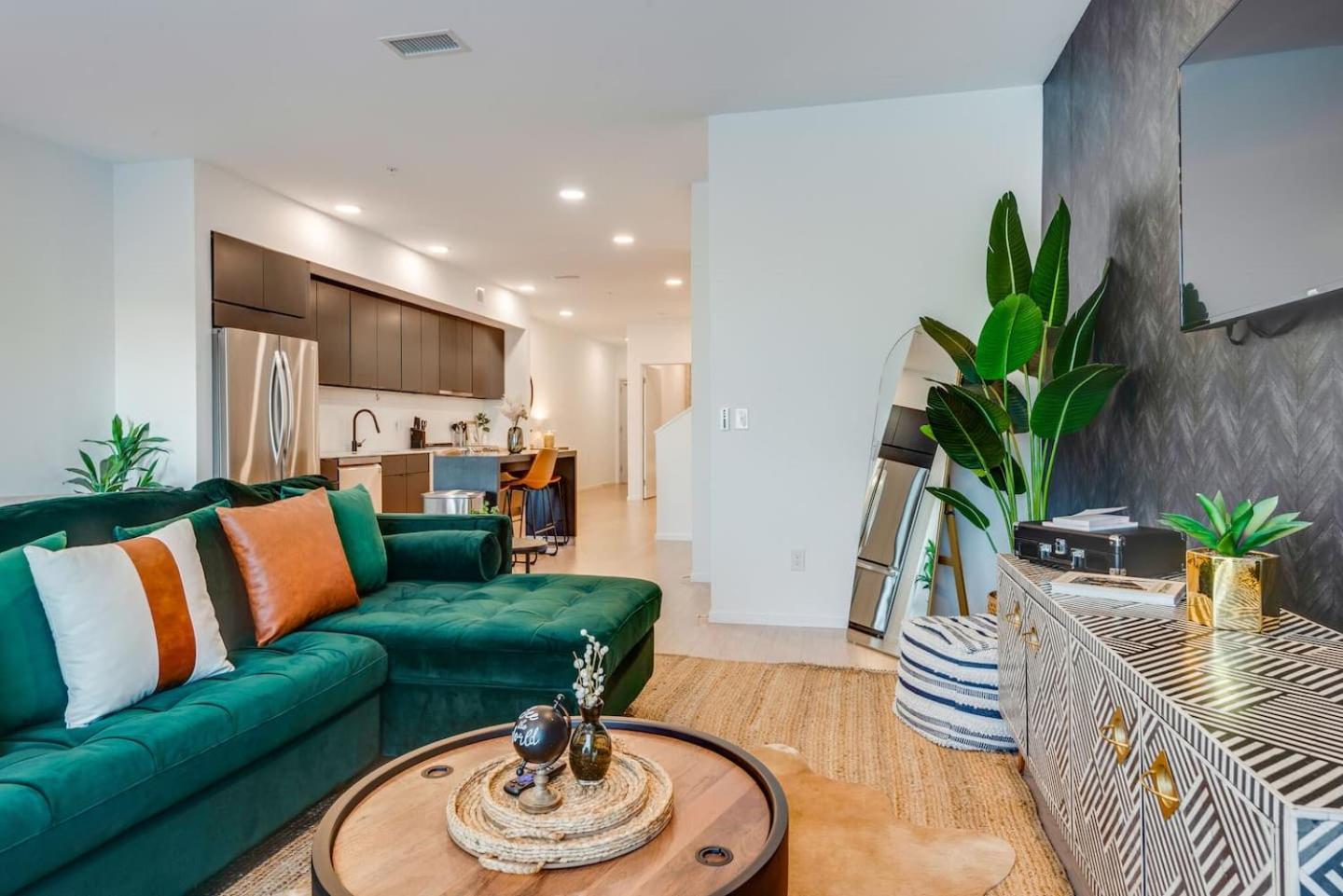 Holiday home Luxury 2-bd, 2-bth Downtown Riverfront, Park Free *